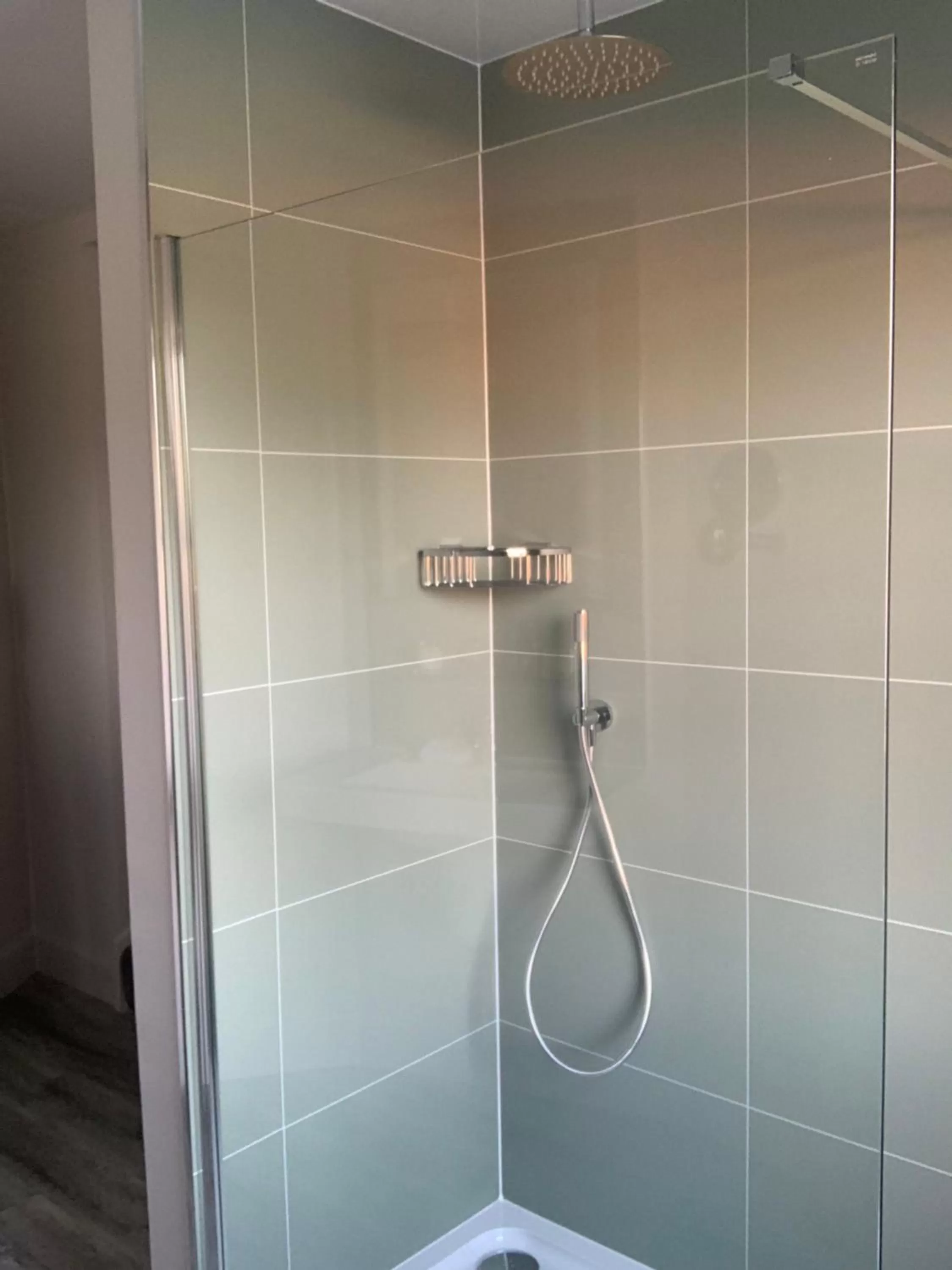 Shower in The Parklands Hotel