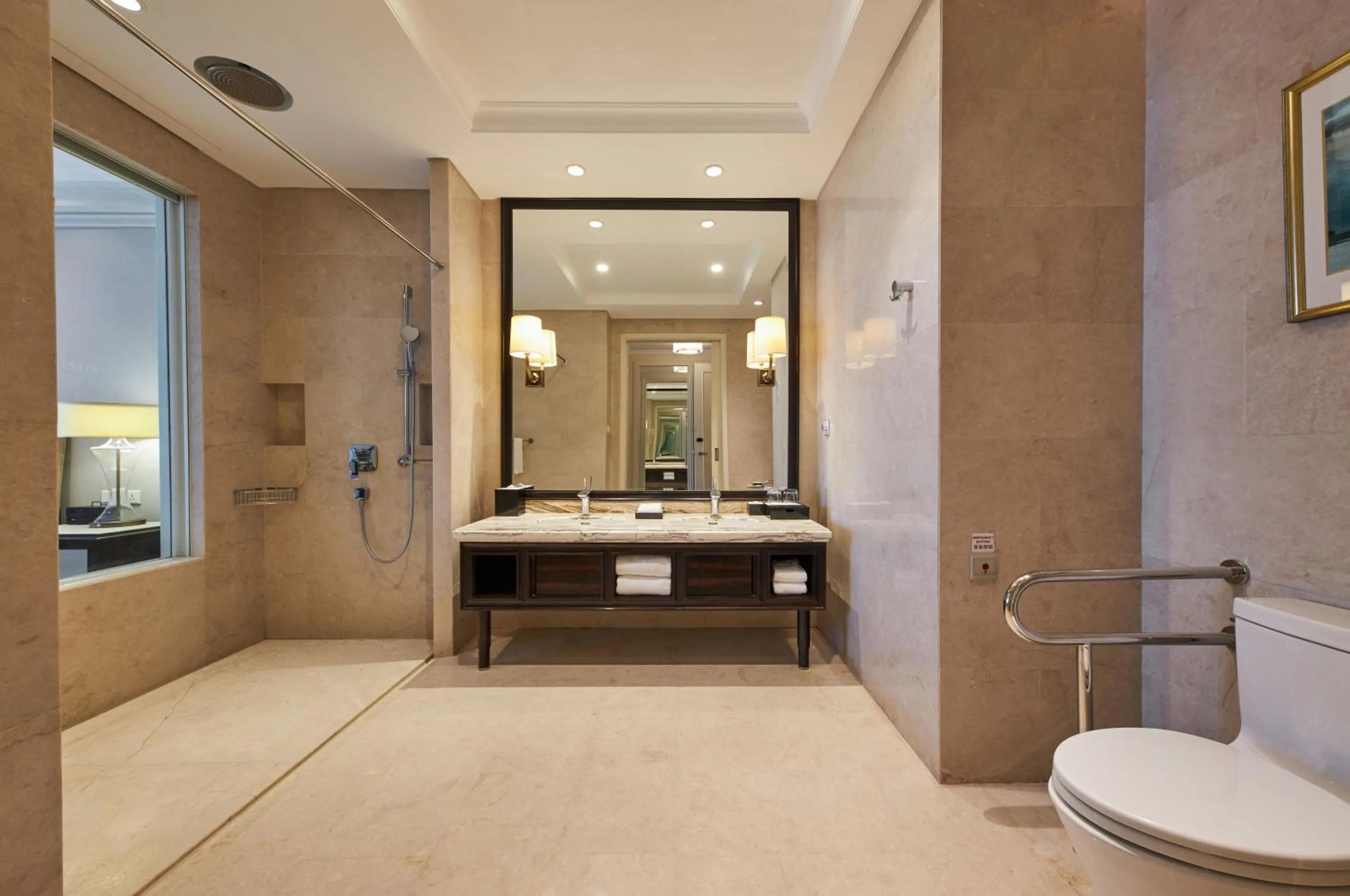 Shower in The Westin Zhujiajian Resort, Zhoushan