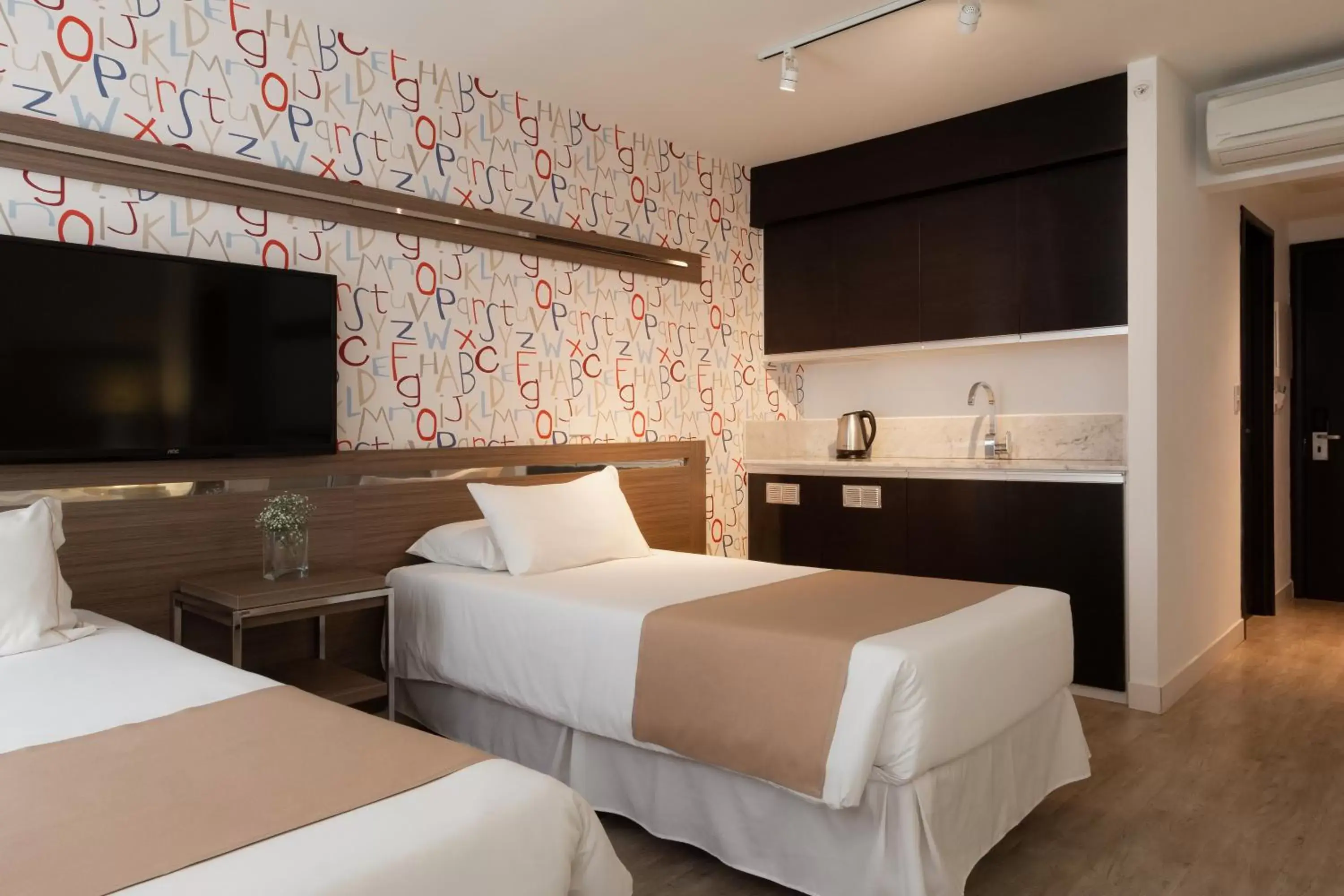 bunk bed, TV/Entertainment Center in Vivaldi Hotel Loft Punta Carretas