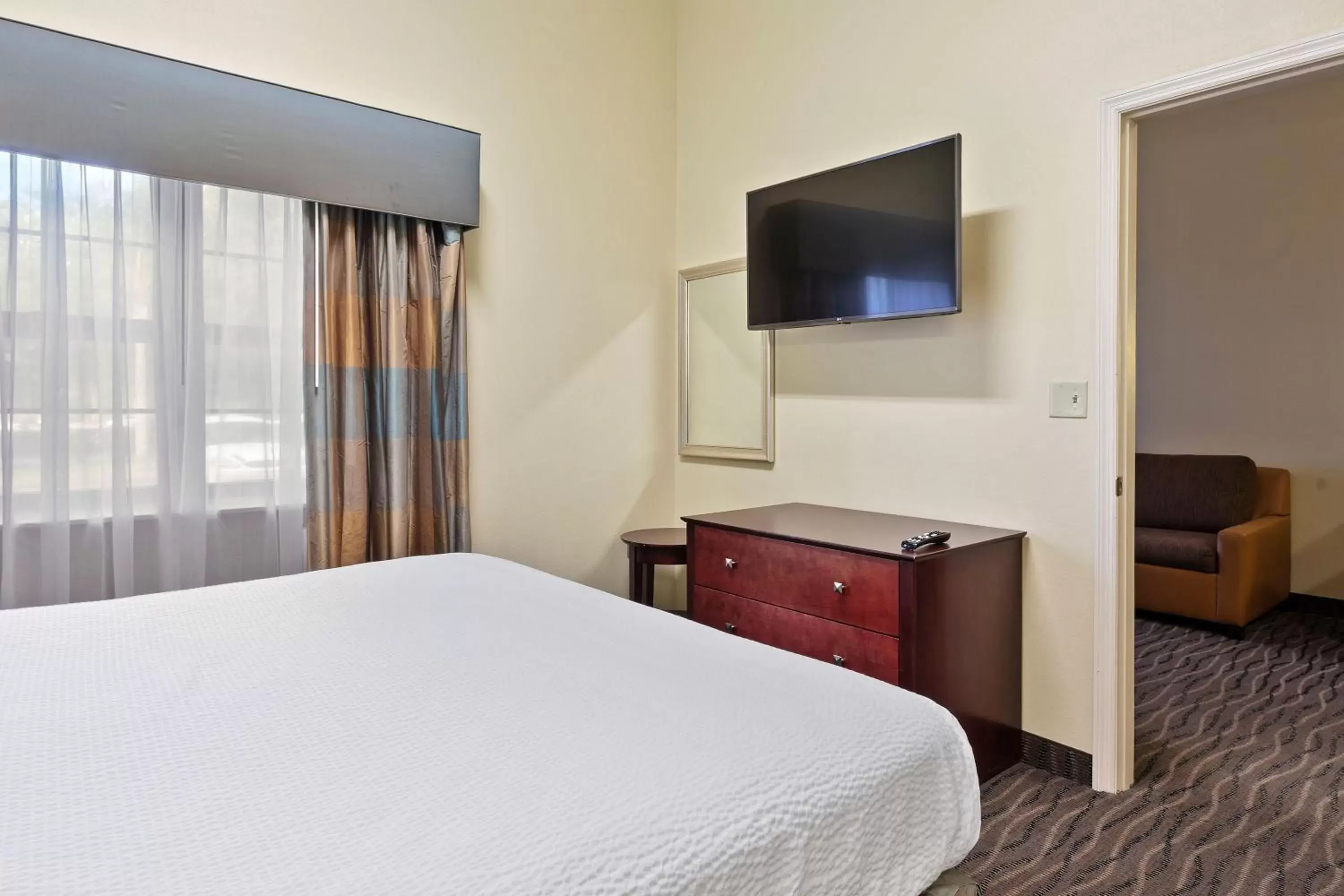 Bed in Extended Stay America Premier Suites - Lakeland - I-4