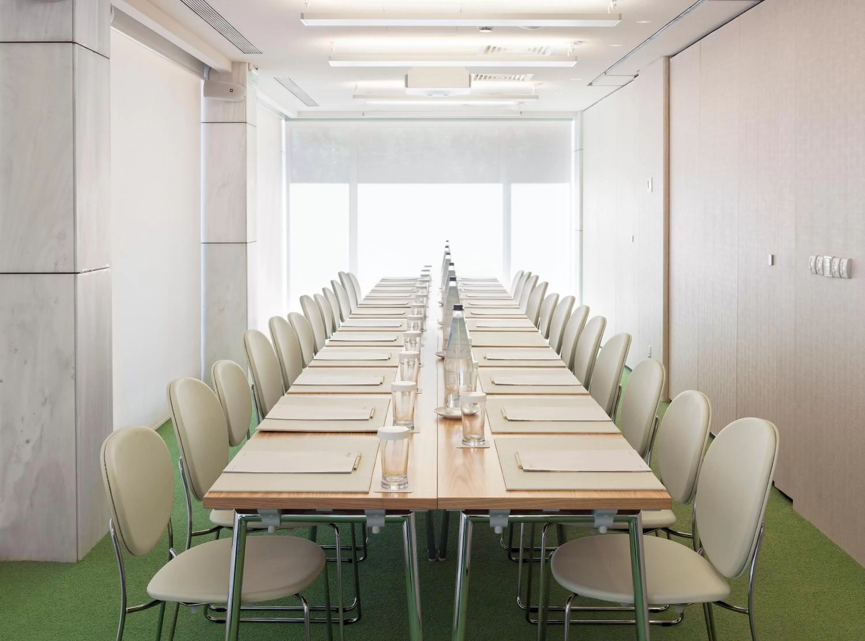 Business facilities in New Hotel