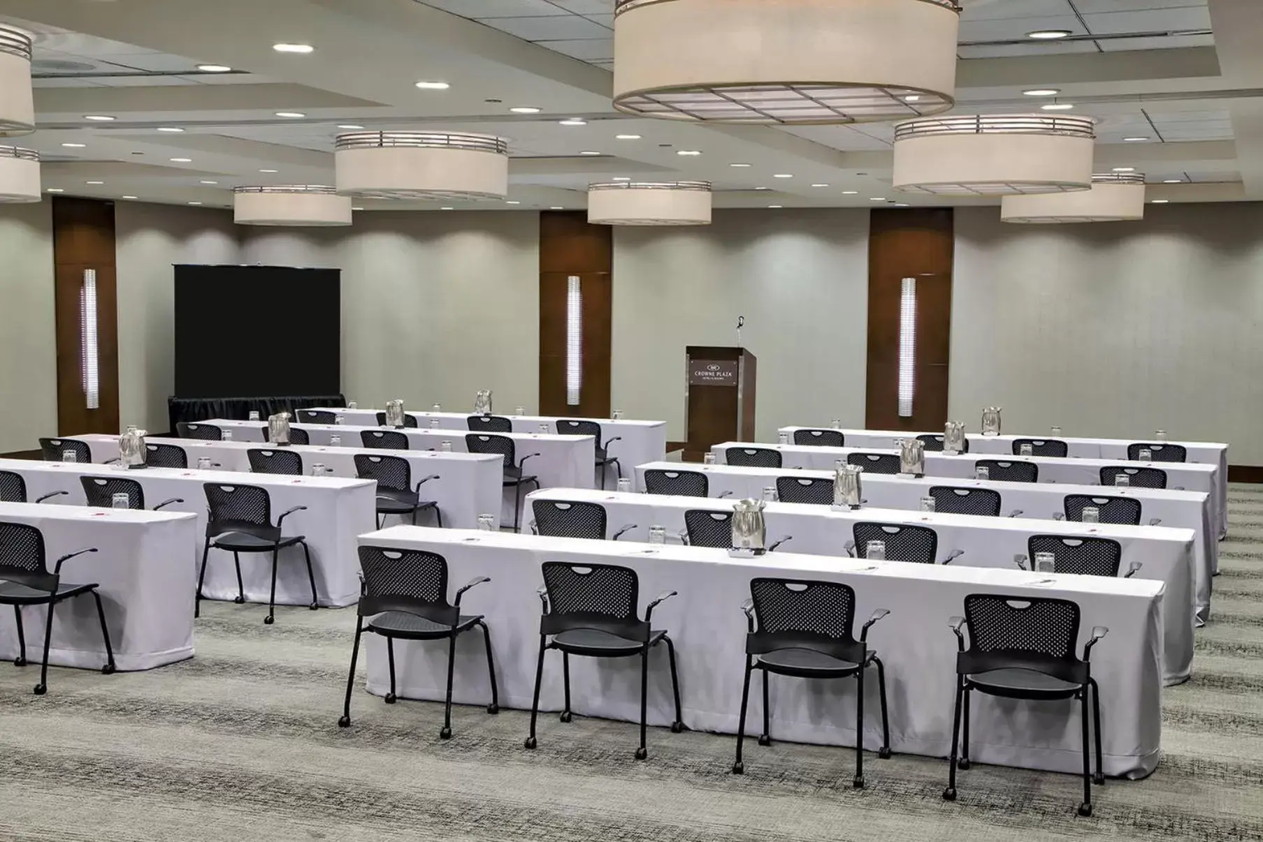 Meeting/conference room in Crowne Plaza - Chicago West Loop, an IHG Hotel