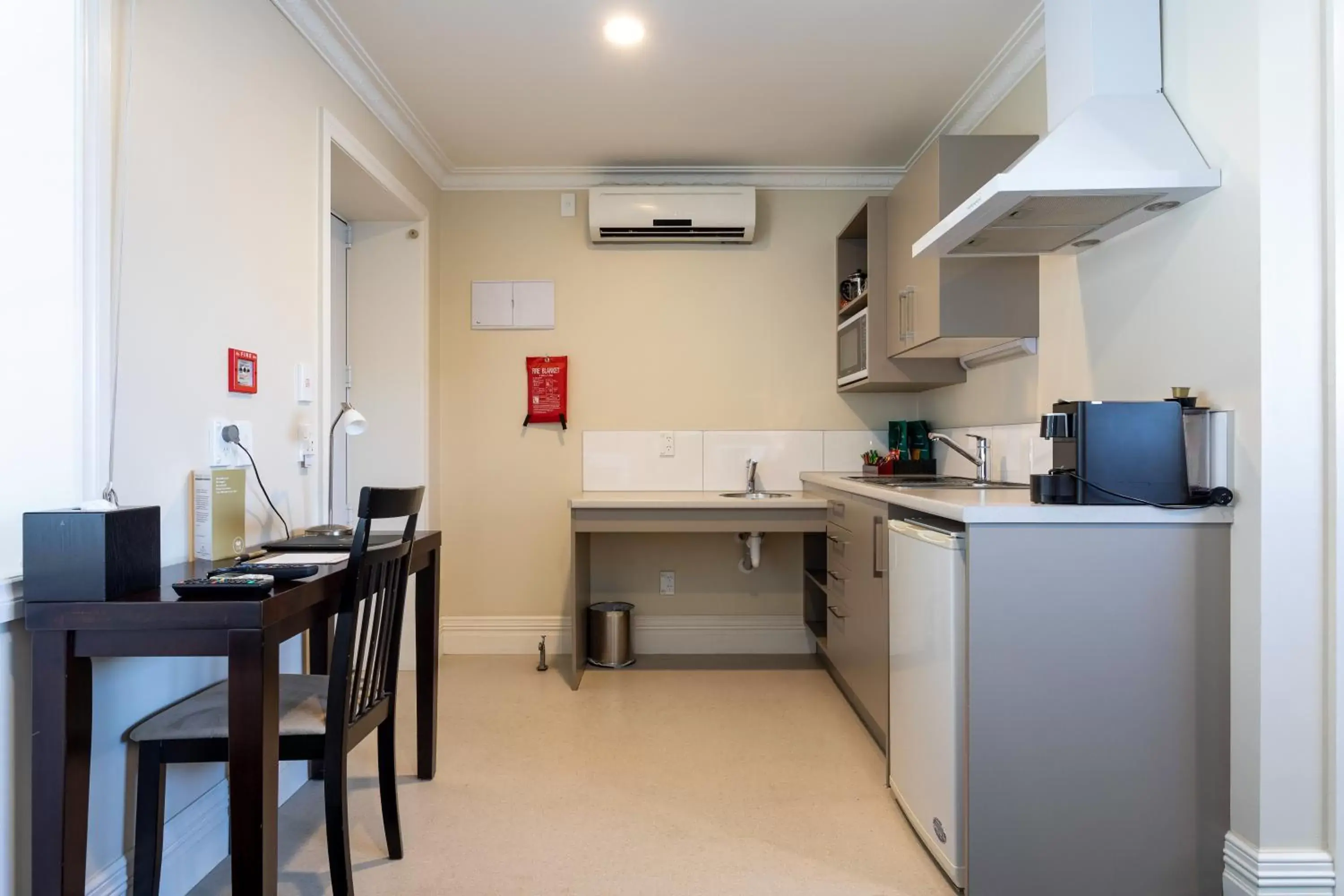 Kitchen/Kitchenette in Tuakau Hotel