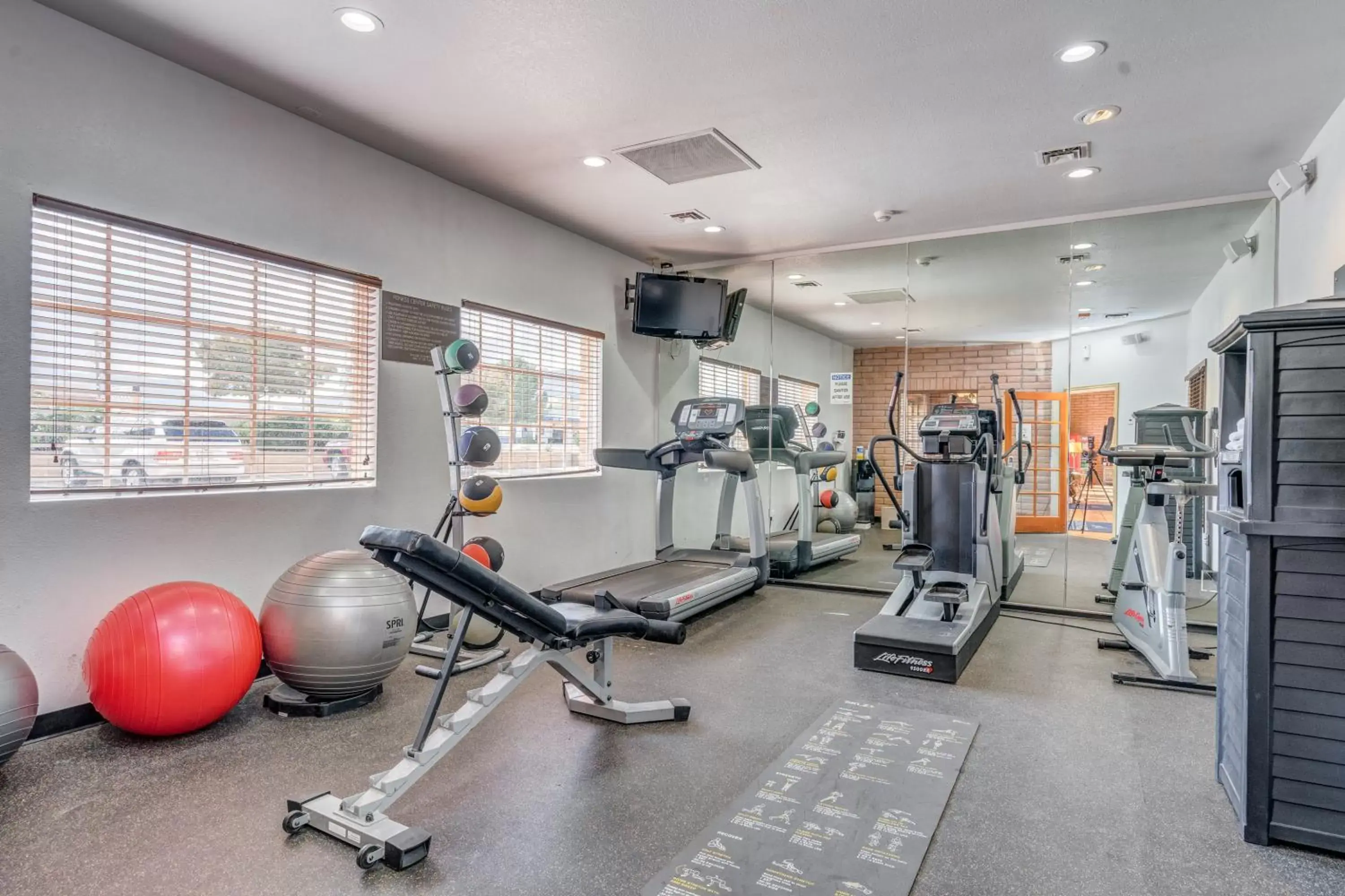 Fitness centre/facilities, Fitness Center/Facilities in Sierra Suites Boutique Hotel