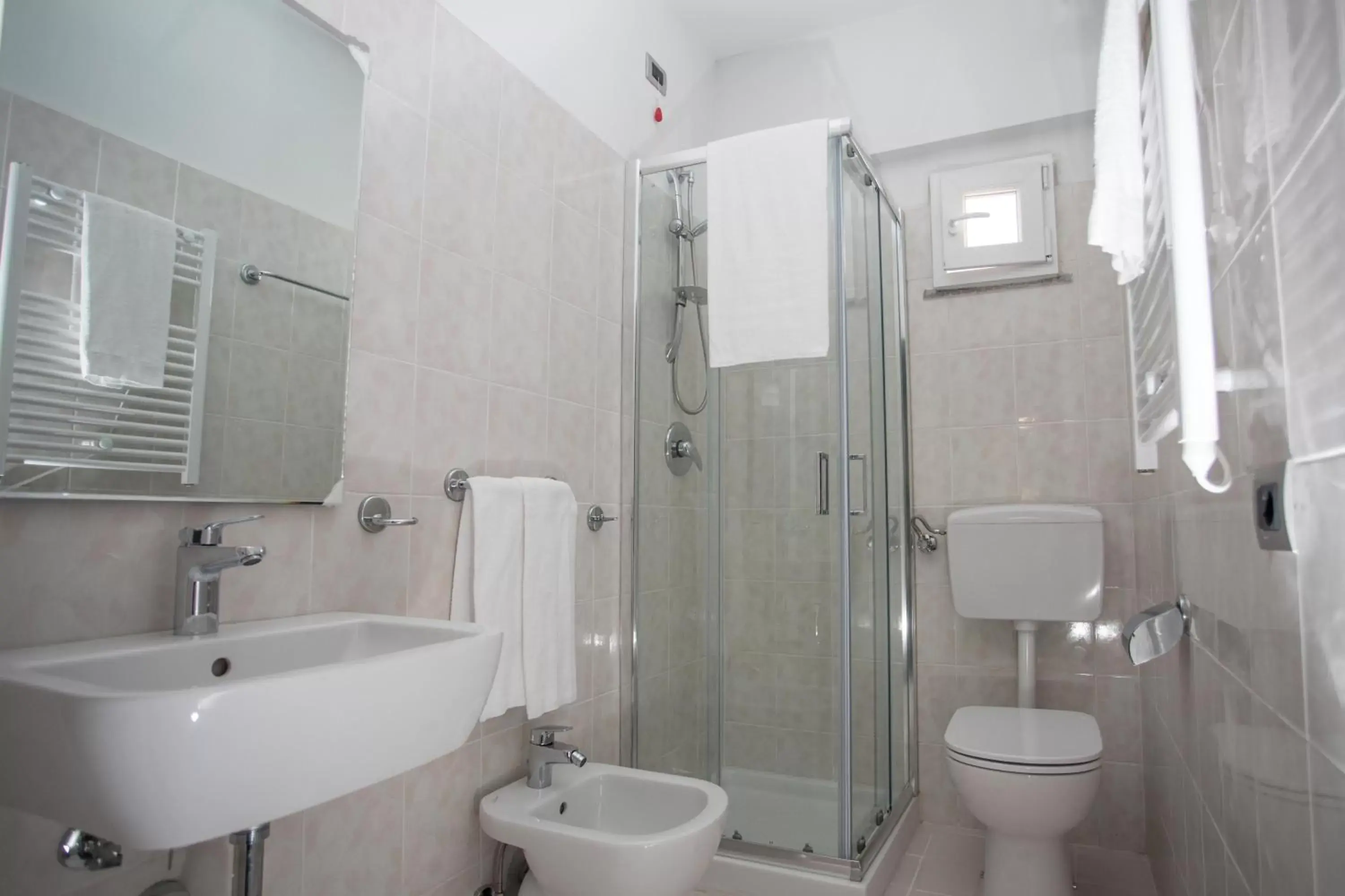 Shower, Bathroom in Bike&Boat Argentario Hotel