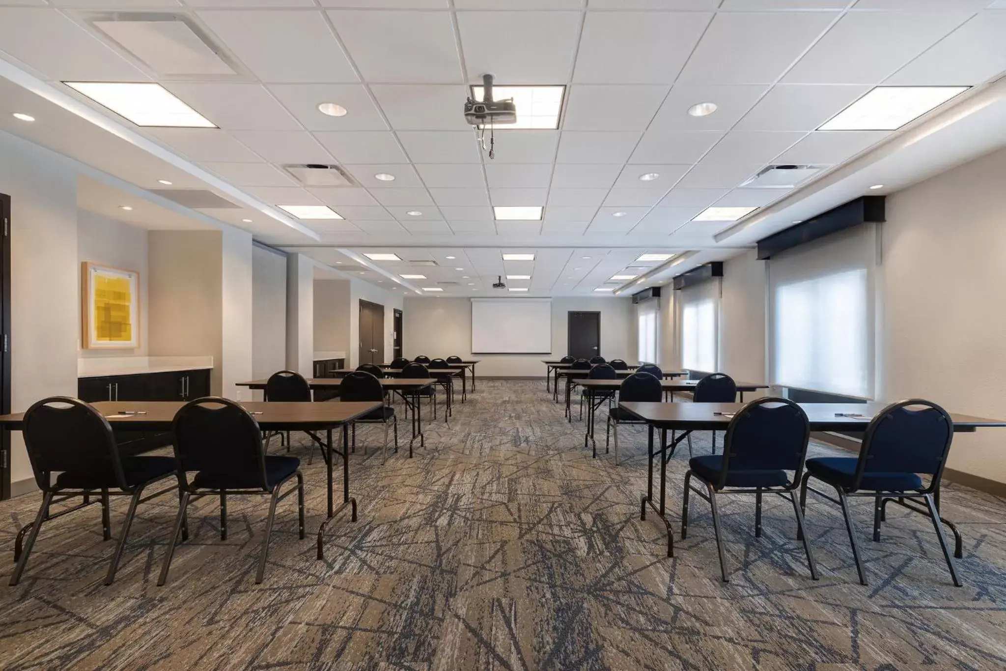 Meeting/conference room in Holiday Inn Express & Suites - Kansas City KU Medical Center, an IHG Hotel