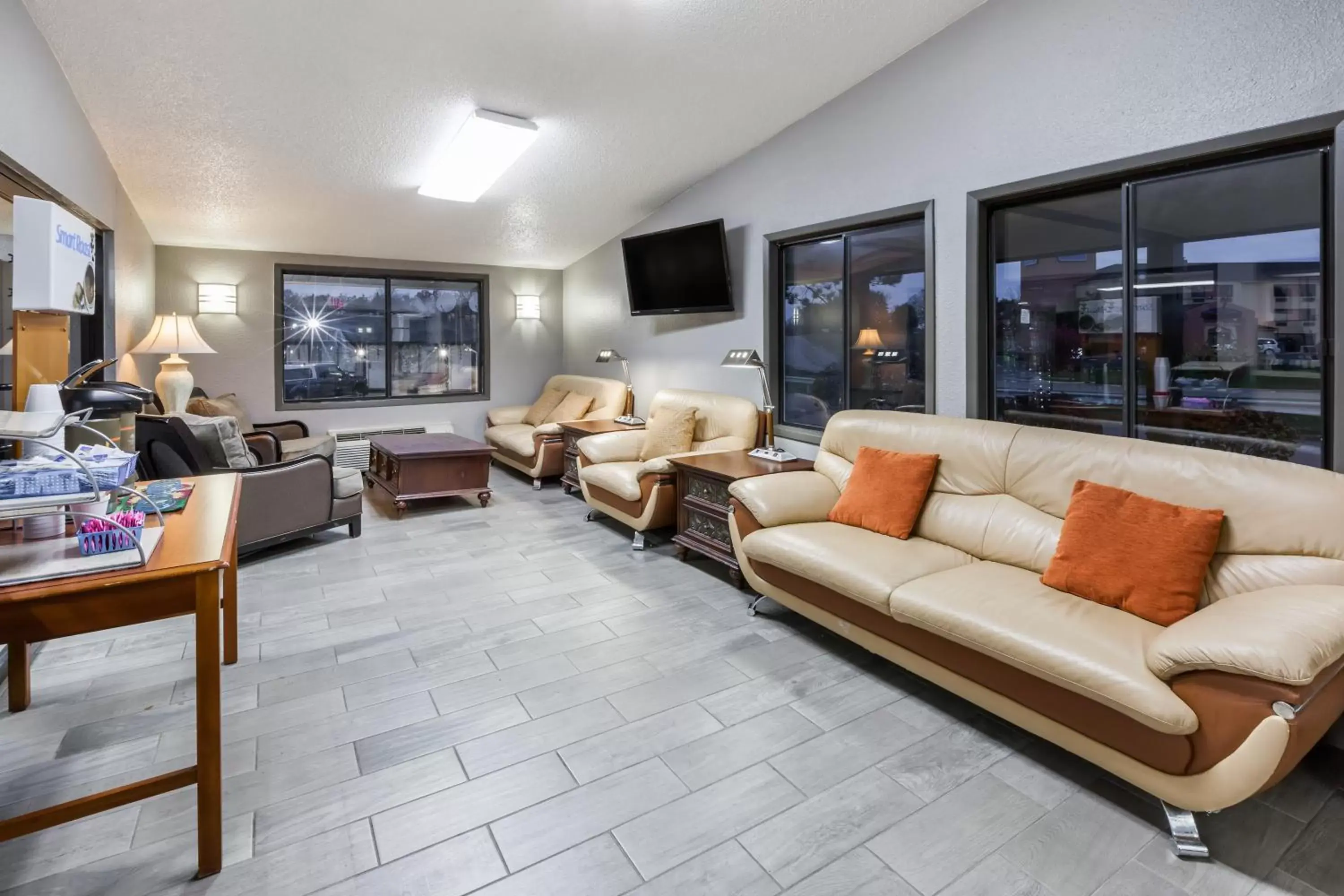 Lobby or reception in Knights Inn Flint Lobby or reception in Knights Inn Flint