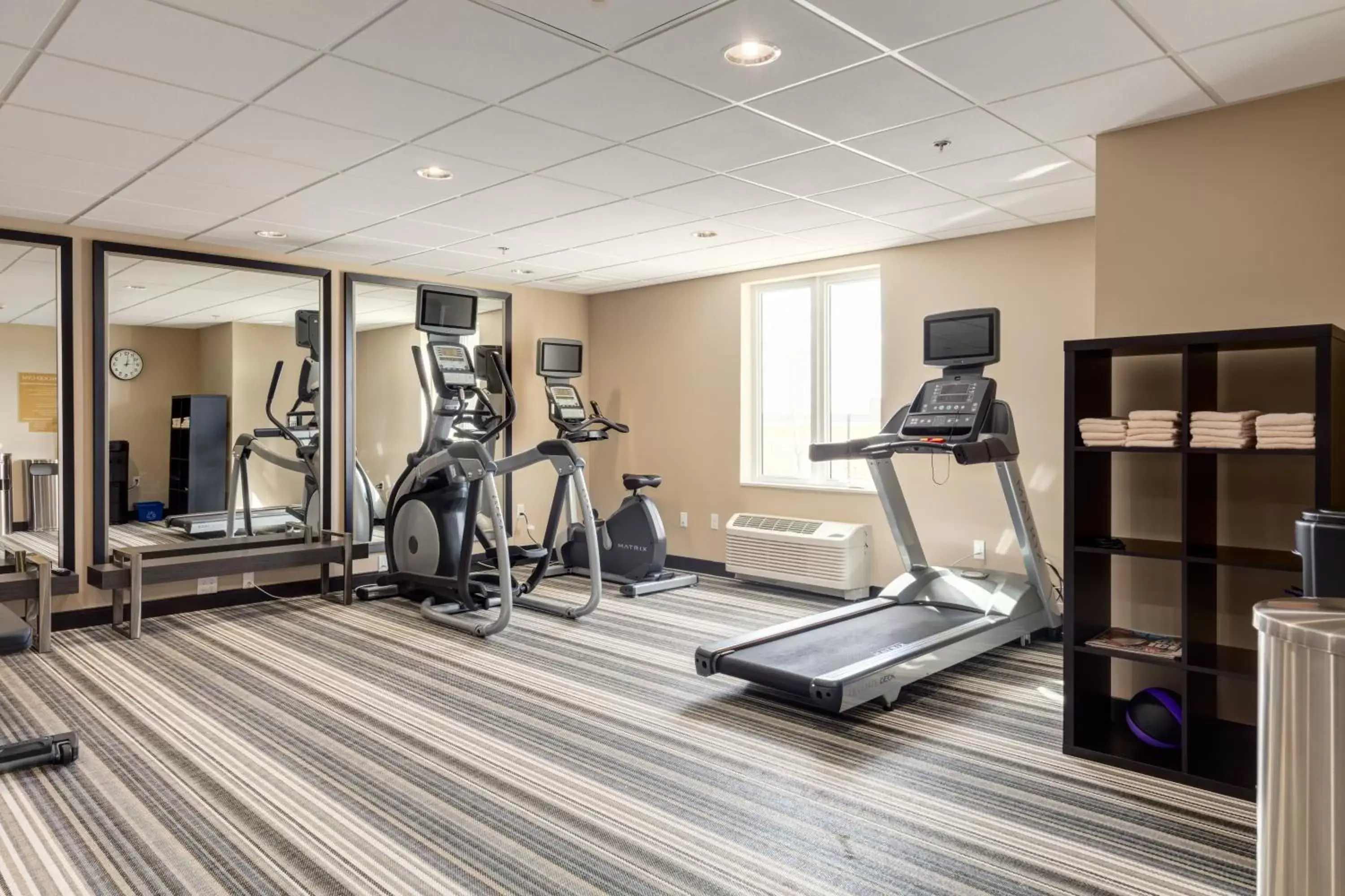Fitness centre/facilities, Fitness Center/Facilities in Park Inn by Radisson, Calgary Airport North, AB