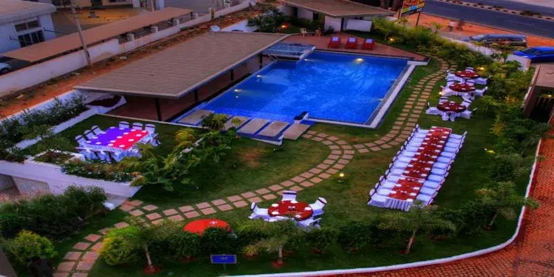 Pool view in Hotel Le Ruchi The Prince Pool view in Hotel Le Ruchi The Prince