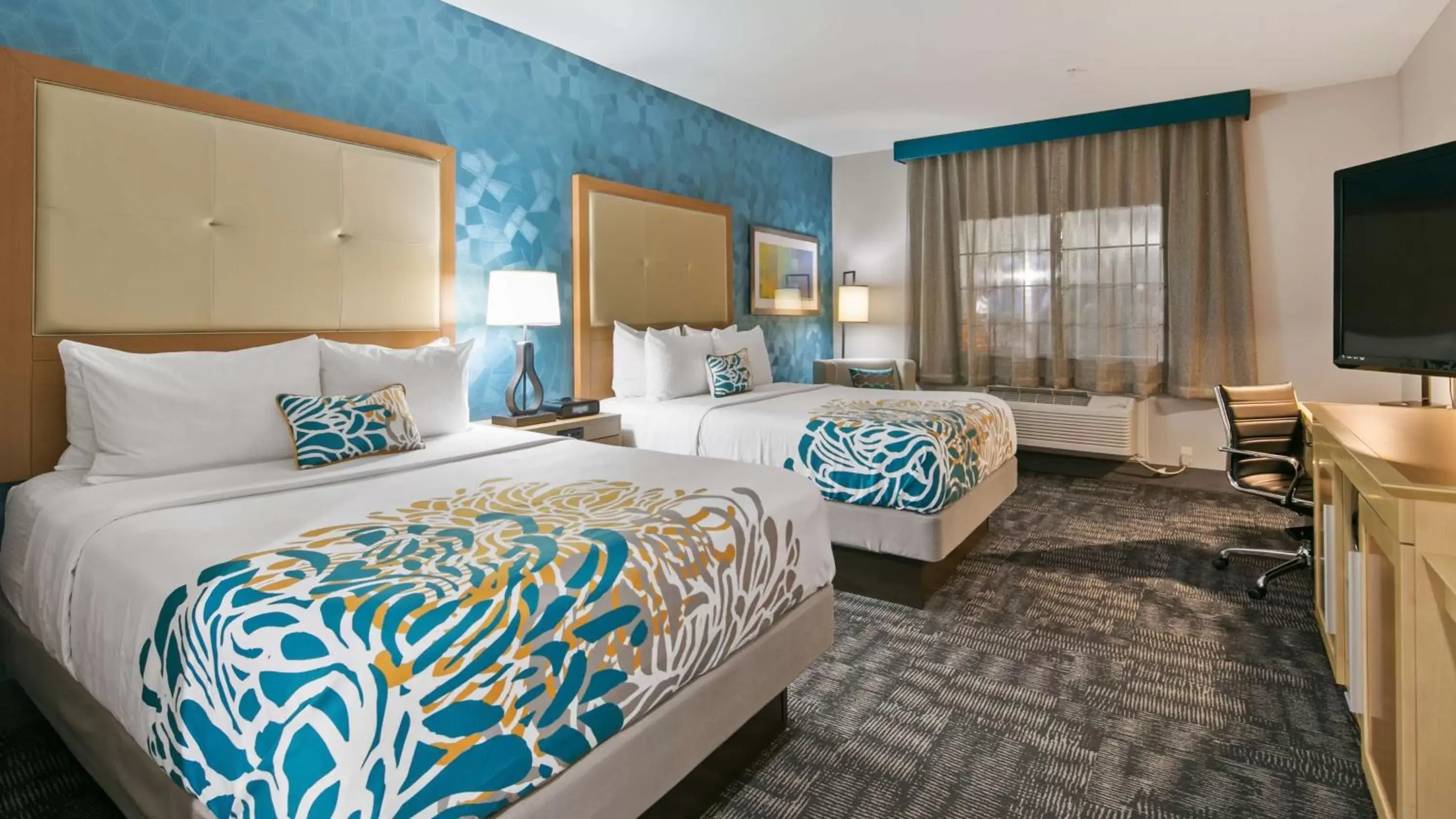 Photo of the whole room, Bed in Best Western Plus Houston Atascocita Inn & Suites Photo of the whole room, Bed in Best Western Plus Houston Atascocita Inn & Suites