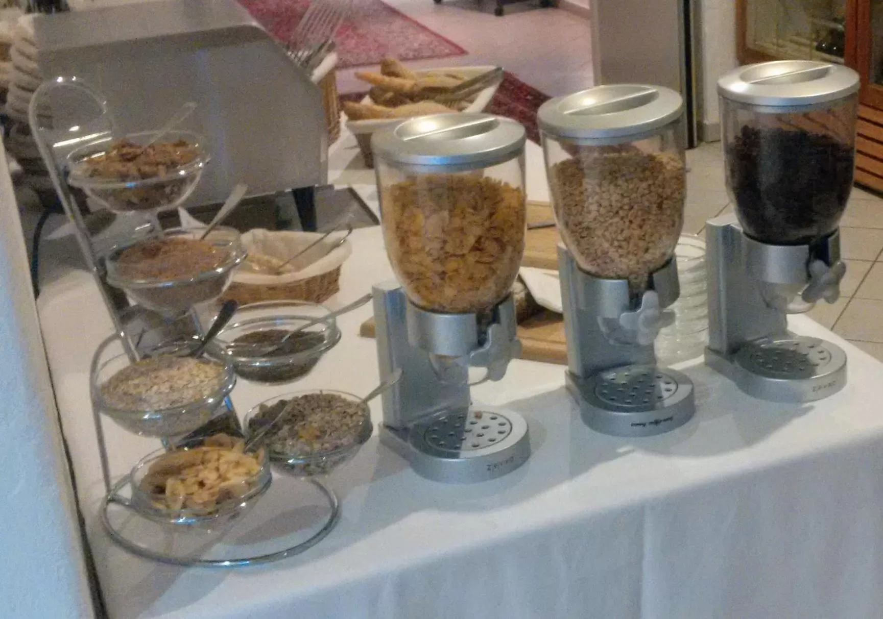 Buffet breakfast in Sporthotel Podersdorf