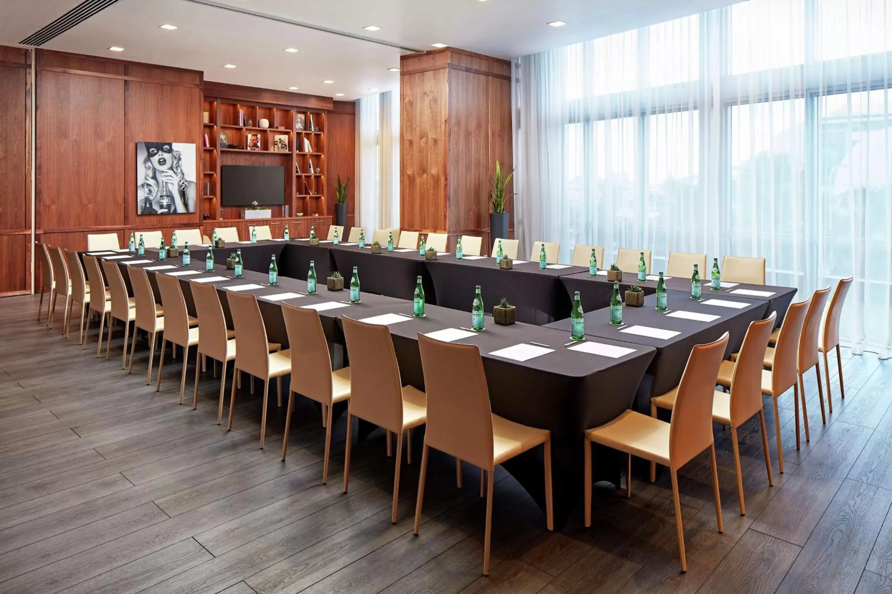 Meeting/conference room in The Gabriel Miami Downtown, Curio Collection by Hilton