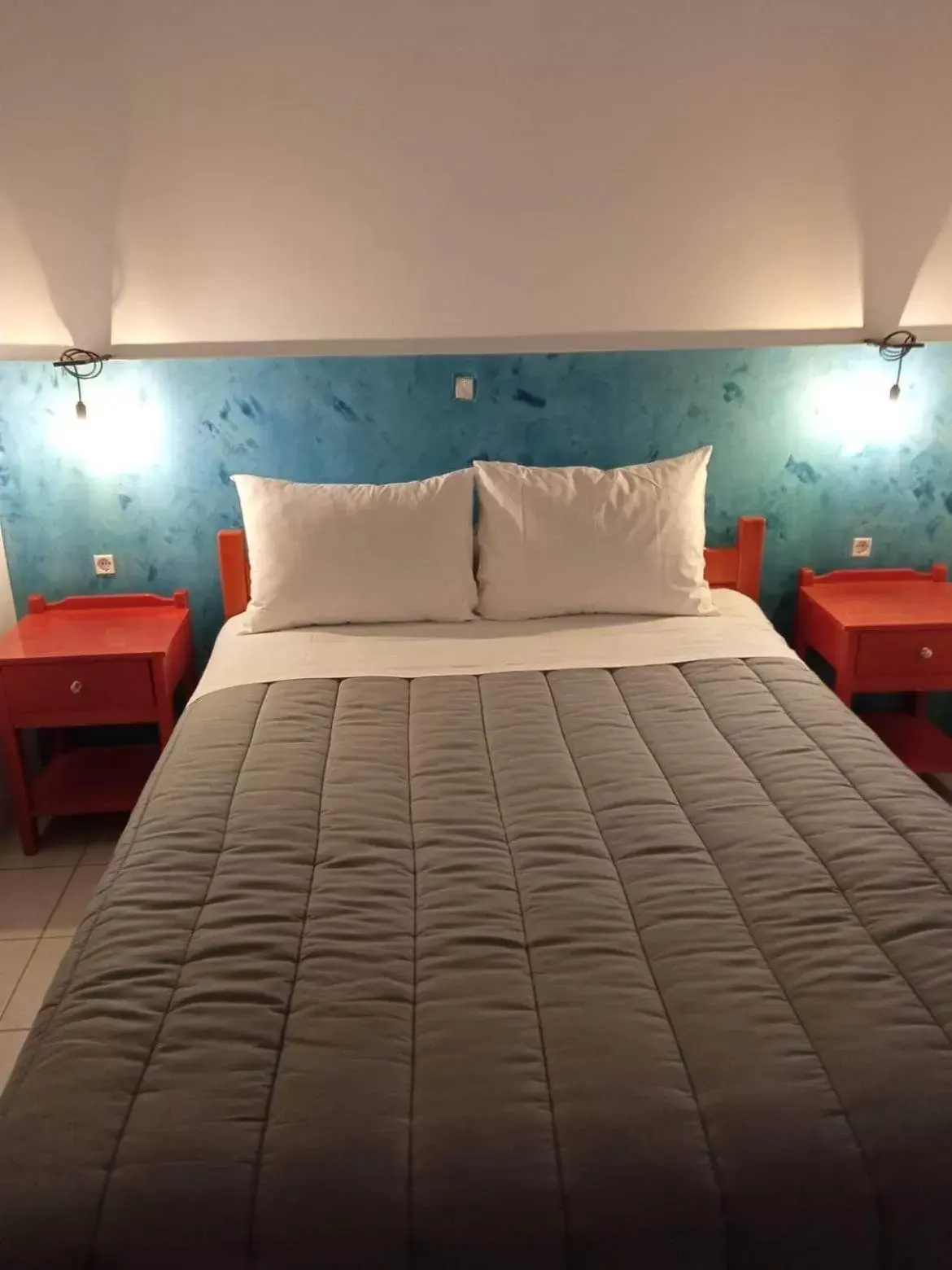 Bed in Hotel Theoxenia