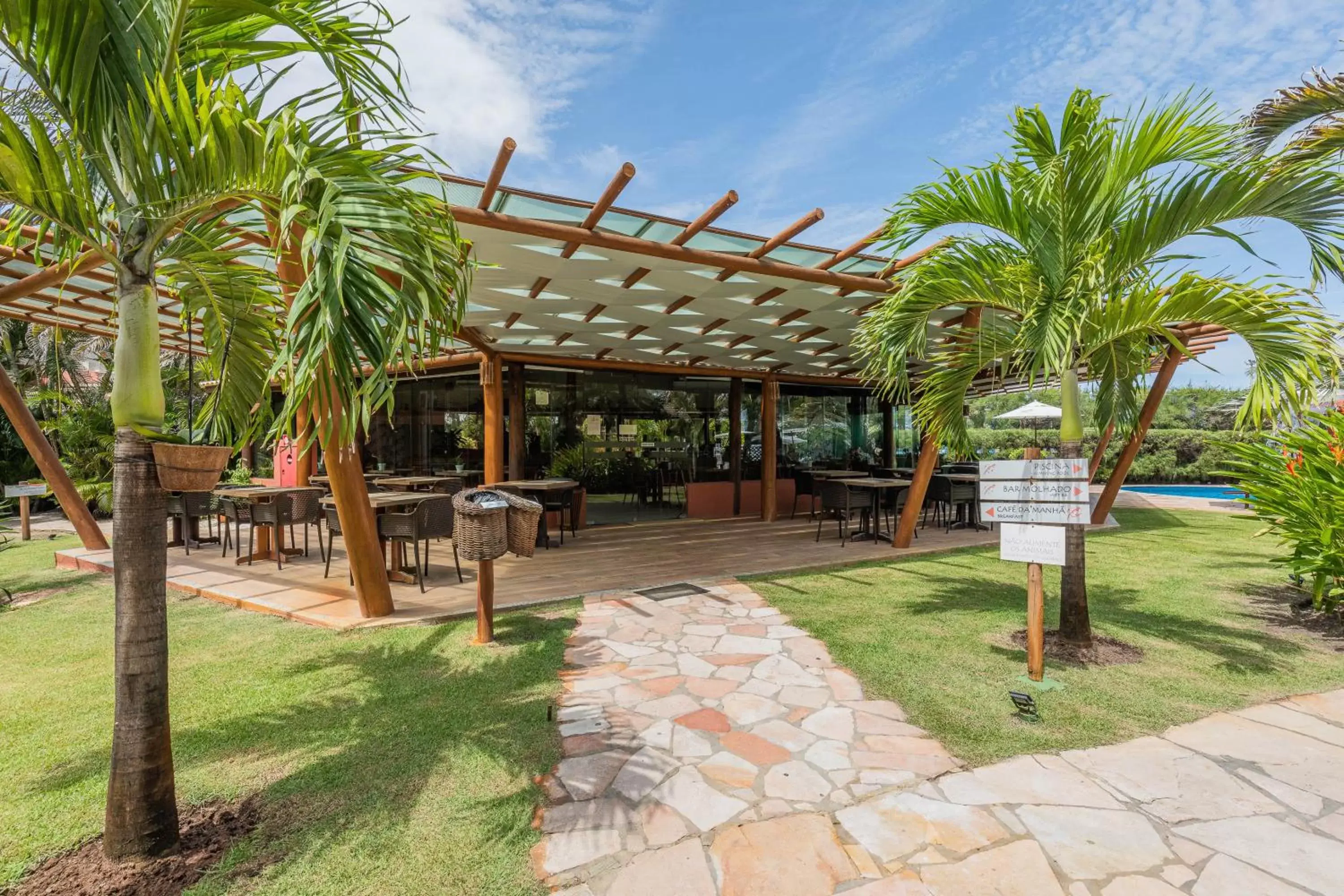 Restaurant/places to eat, Garden in Aruanã Eco Praia Hotel