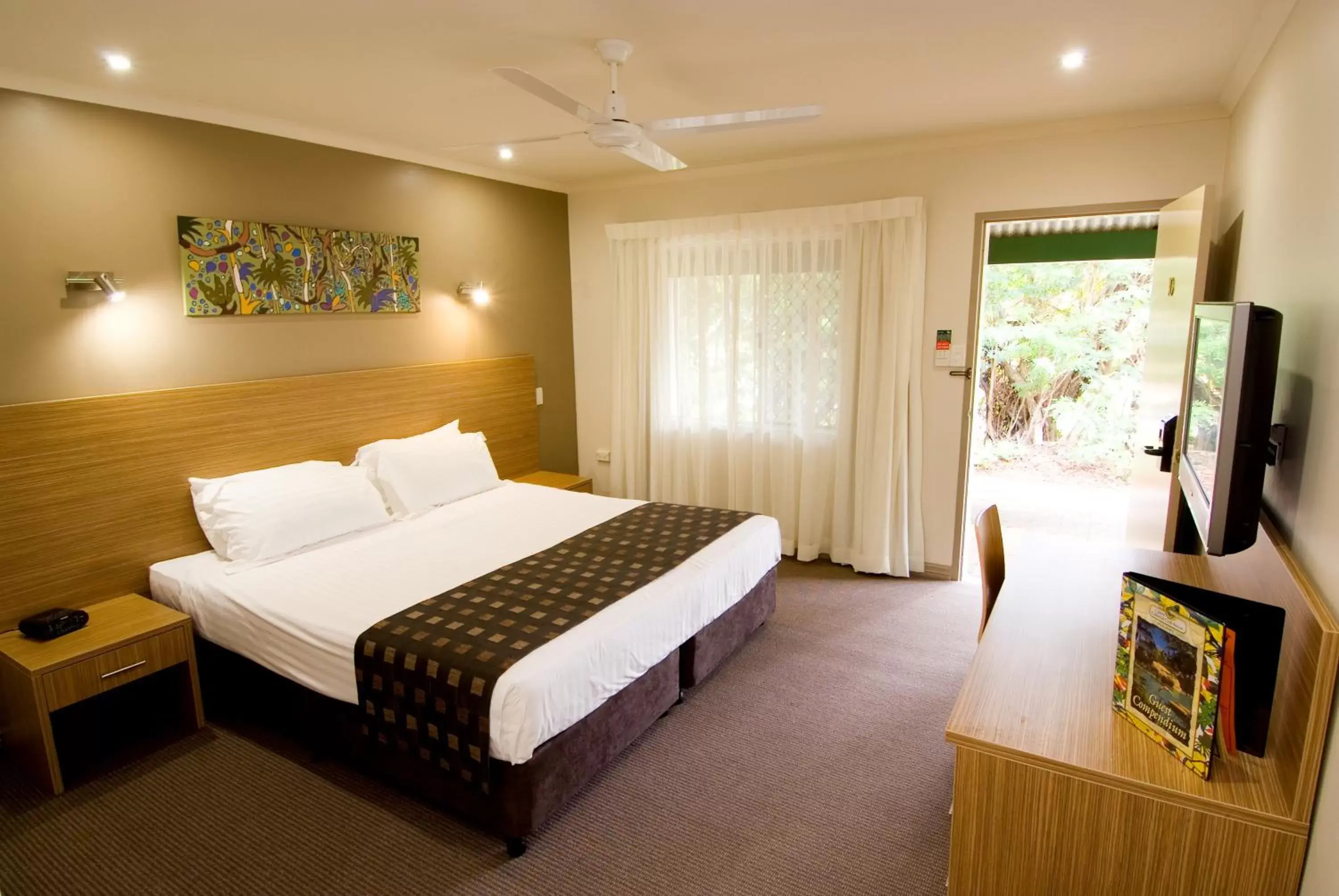 Bedroom, Bed in Cairns Colonial Club Resort