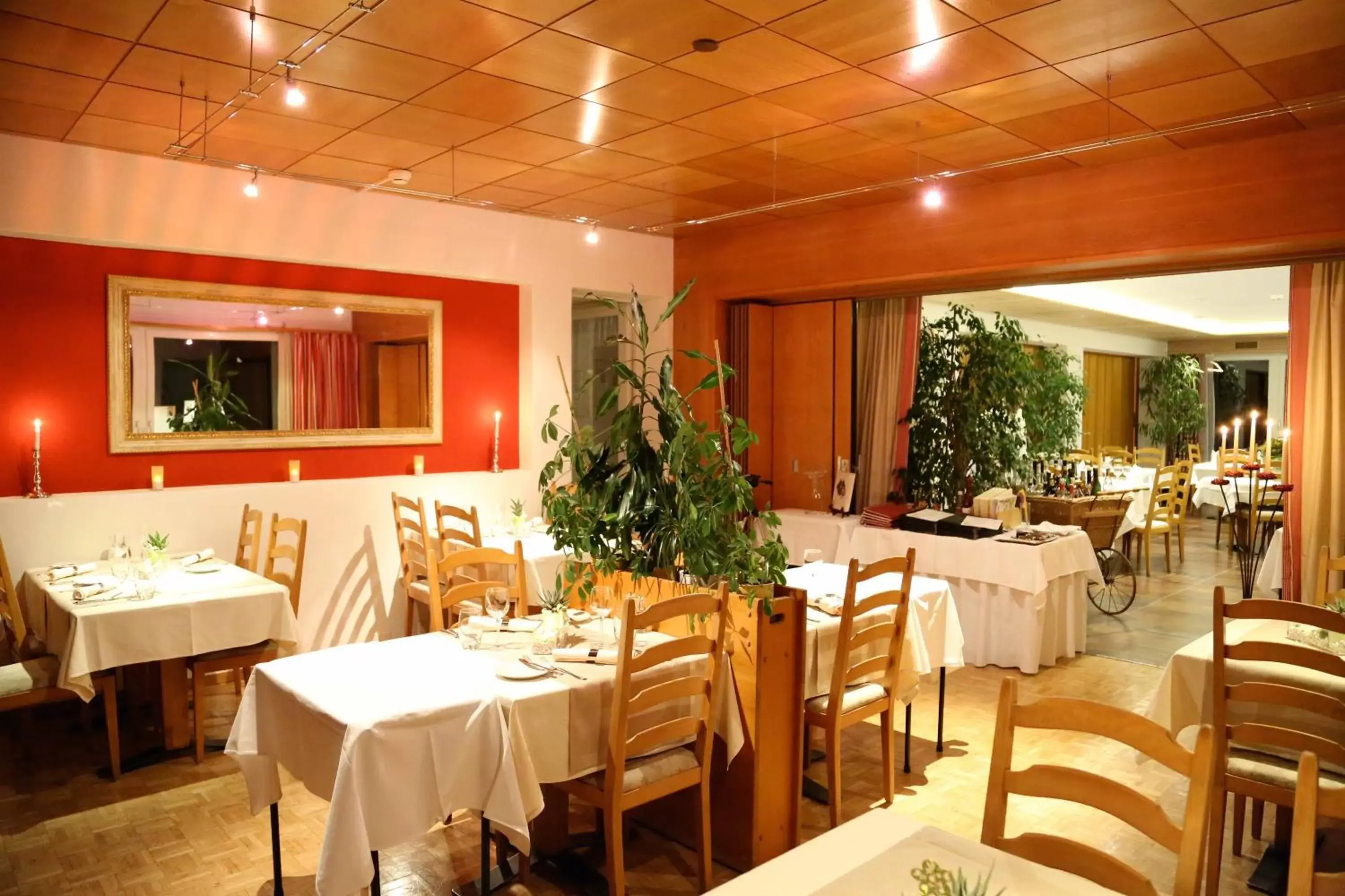 Restaurant/places to eat in Hotel Brienz Restaurant/places to eat in Hotel Brienz