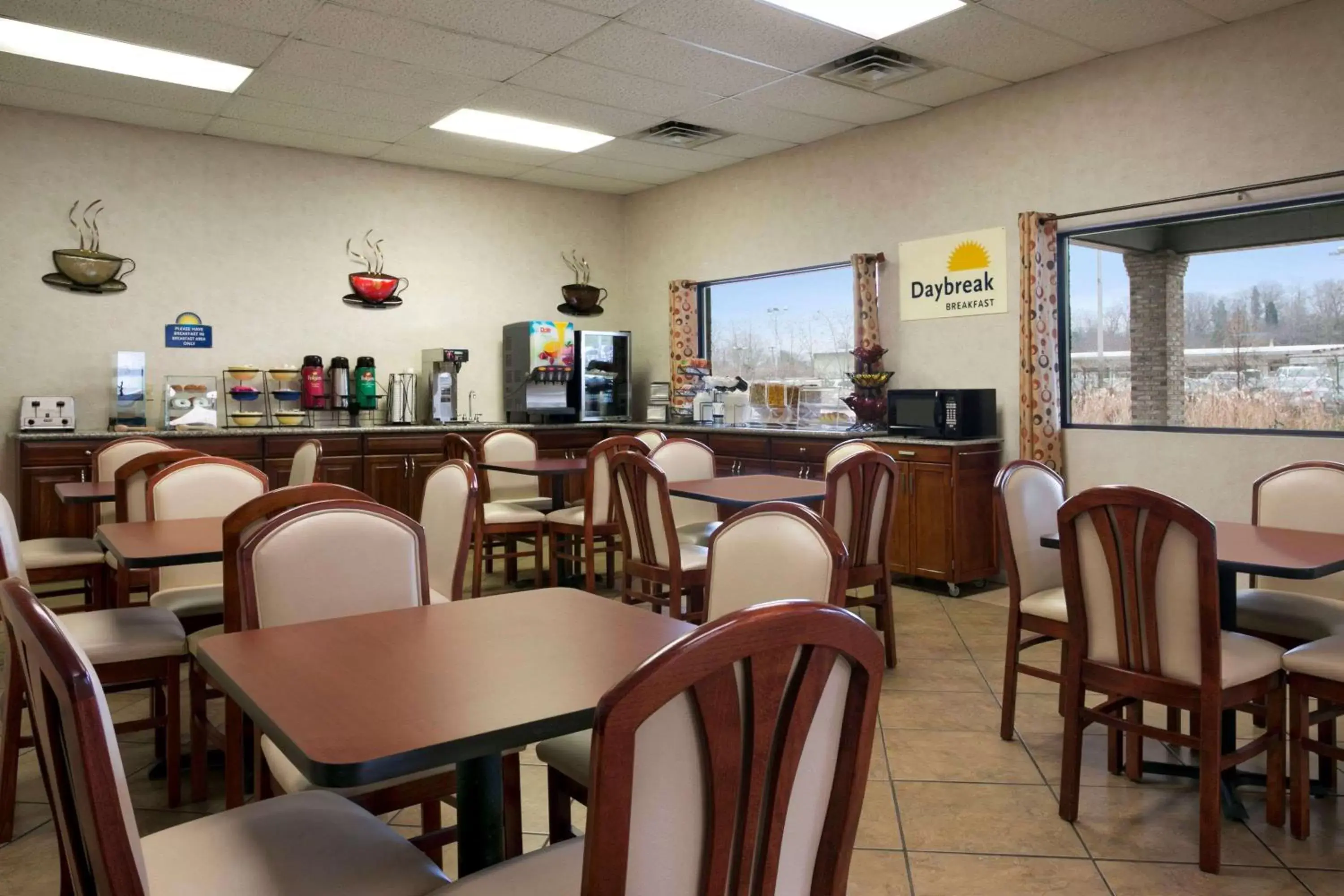 Restaurant/Places to Eat in Days Inn by Wyndham Huntington