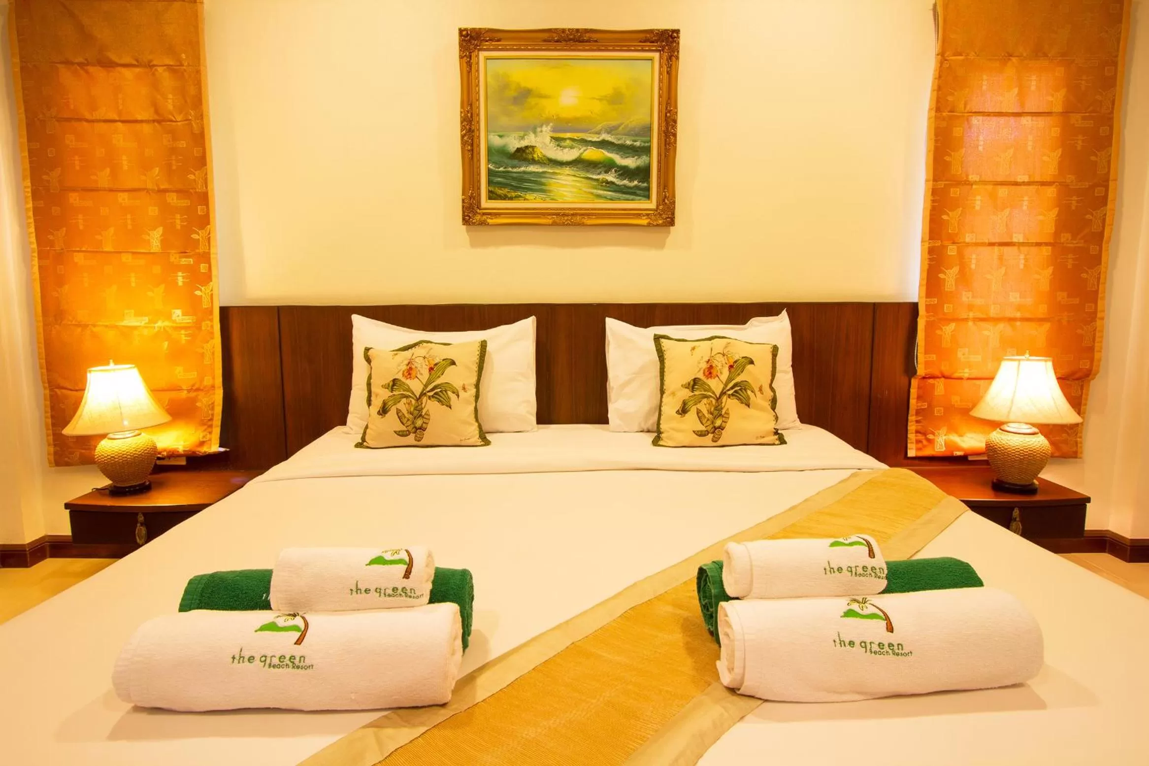 Bed in The Green Beach Resort