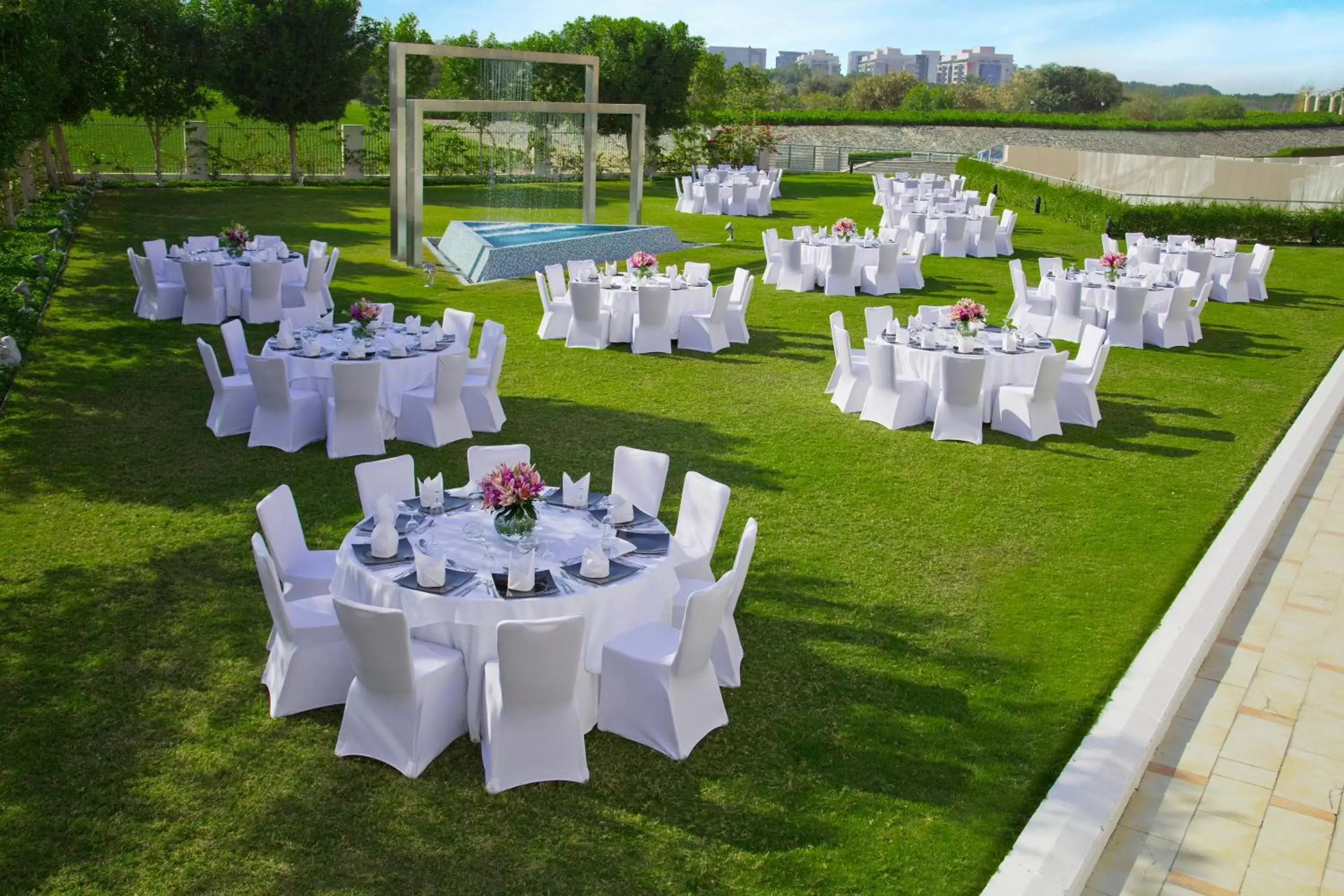 Garden, Banquet Facilities in Park Arjaan by Rotana, Abu Dhabi