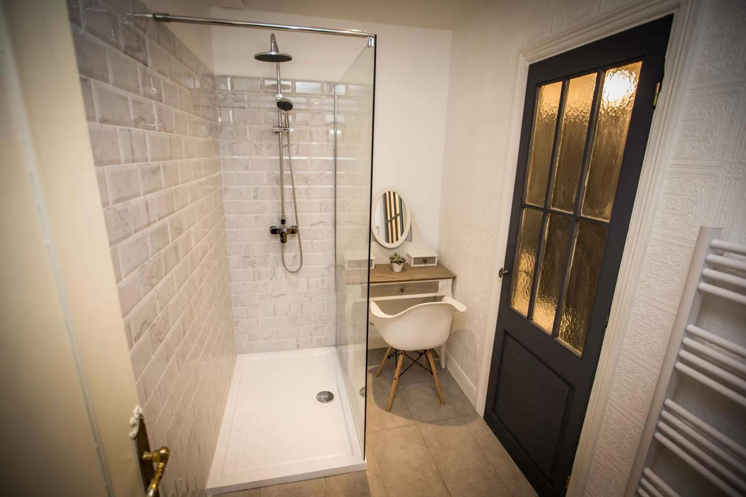 Bathroom in Carcassonne Townhouse