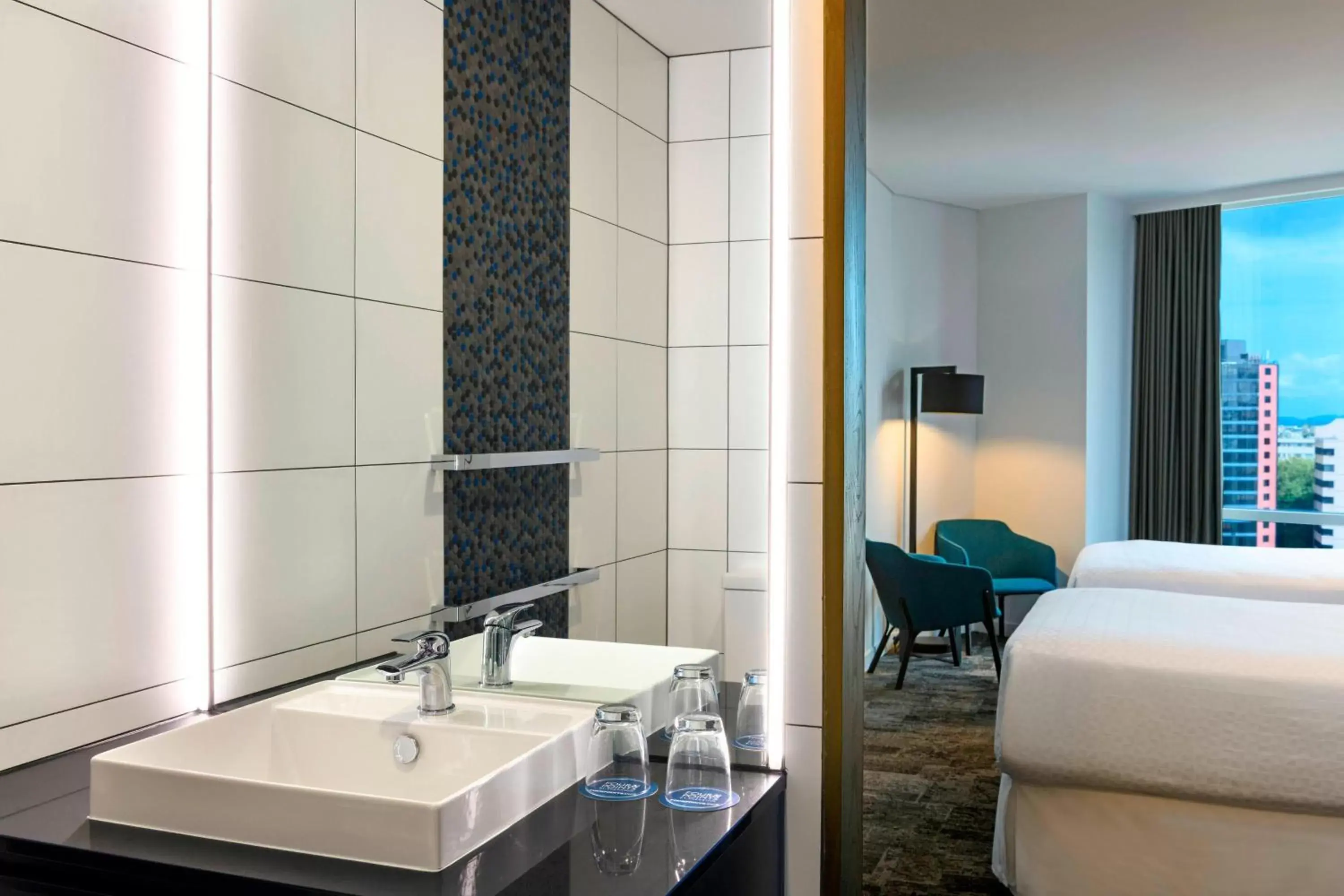 Photo of the whole room, Bathroom in Four Points by Sheraton Auckland