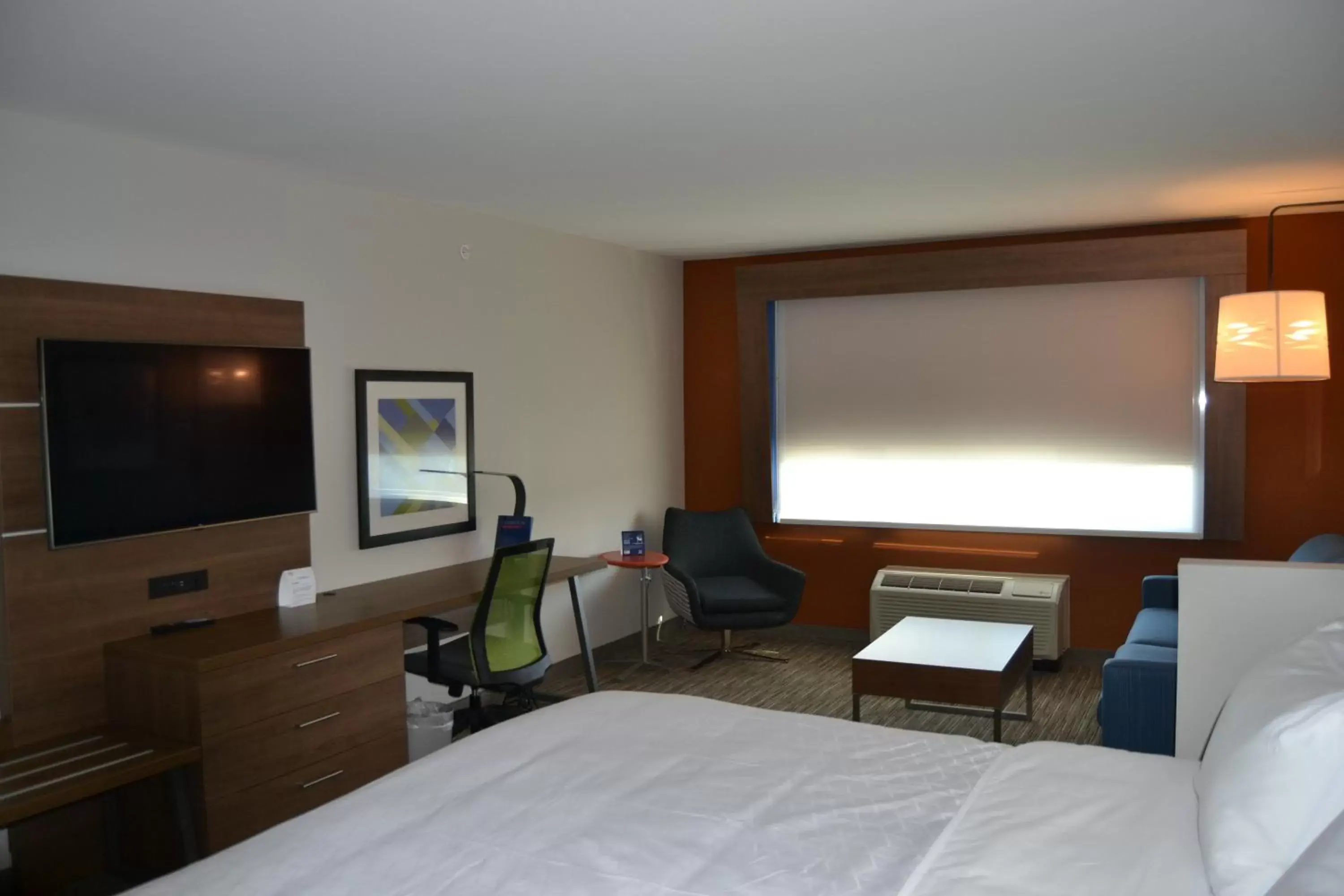 Photo of the whole room, TV/Entertainment Center in Holiday Inn Express & Suites Goodlettsville N - Nashville, an IHG Hotel