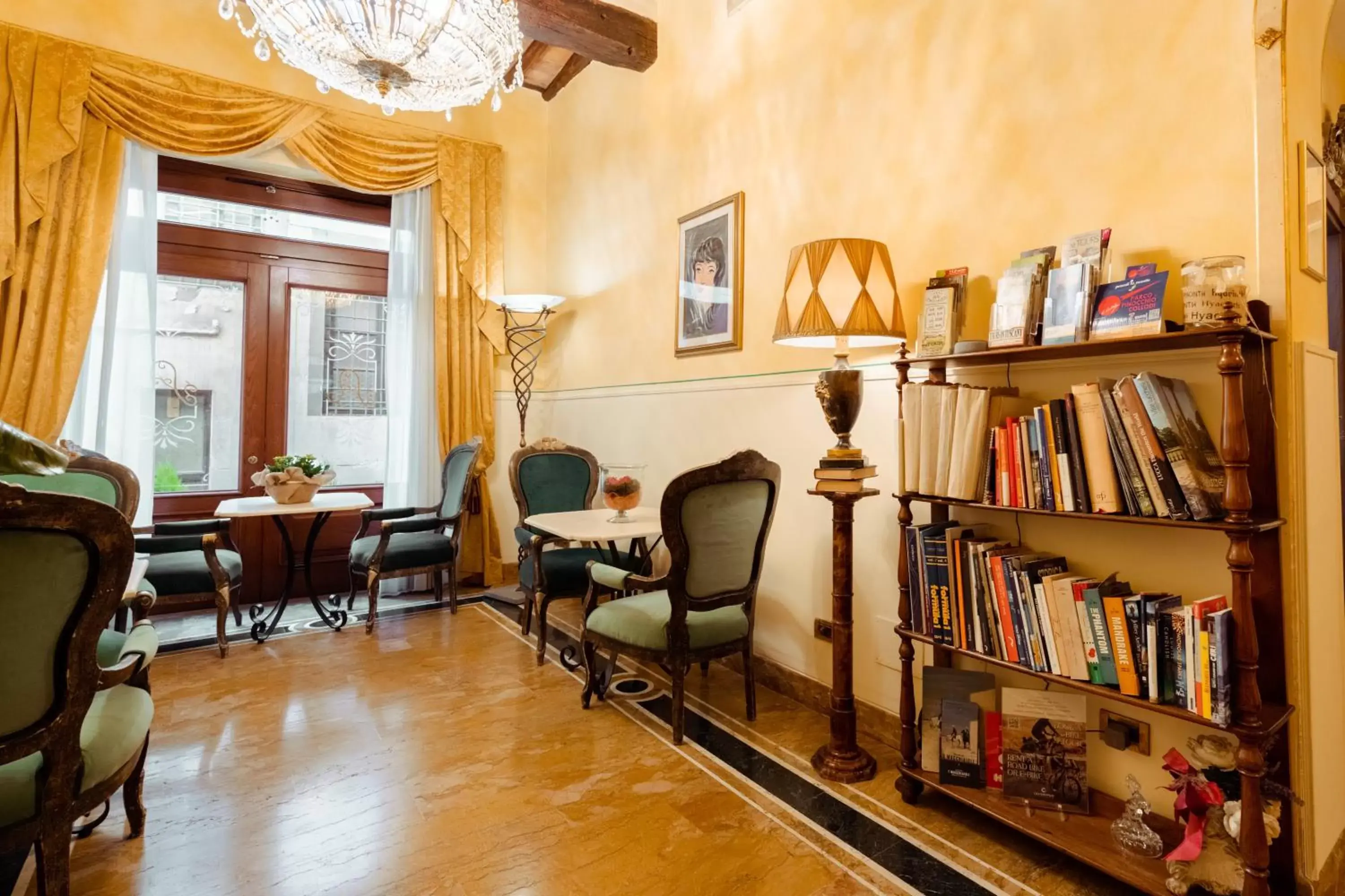 Library in Hotel Palazzo Alexander