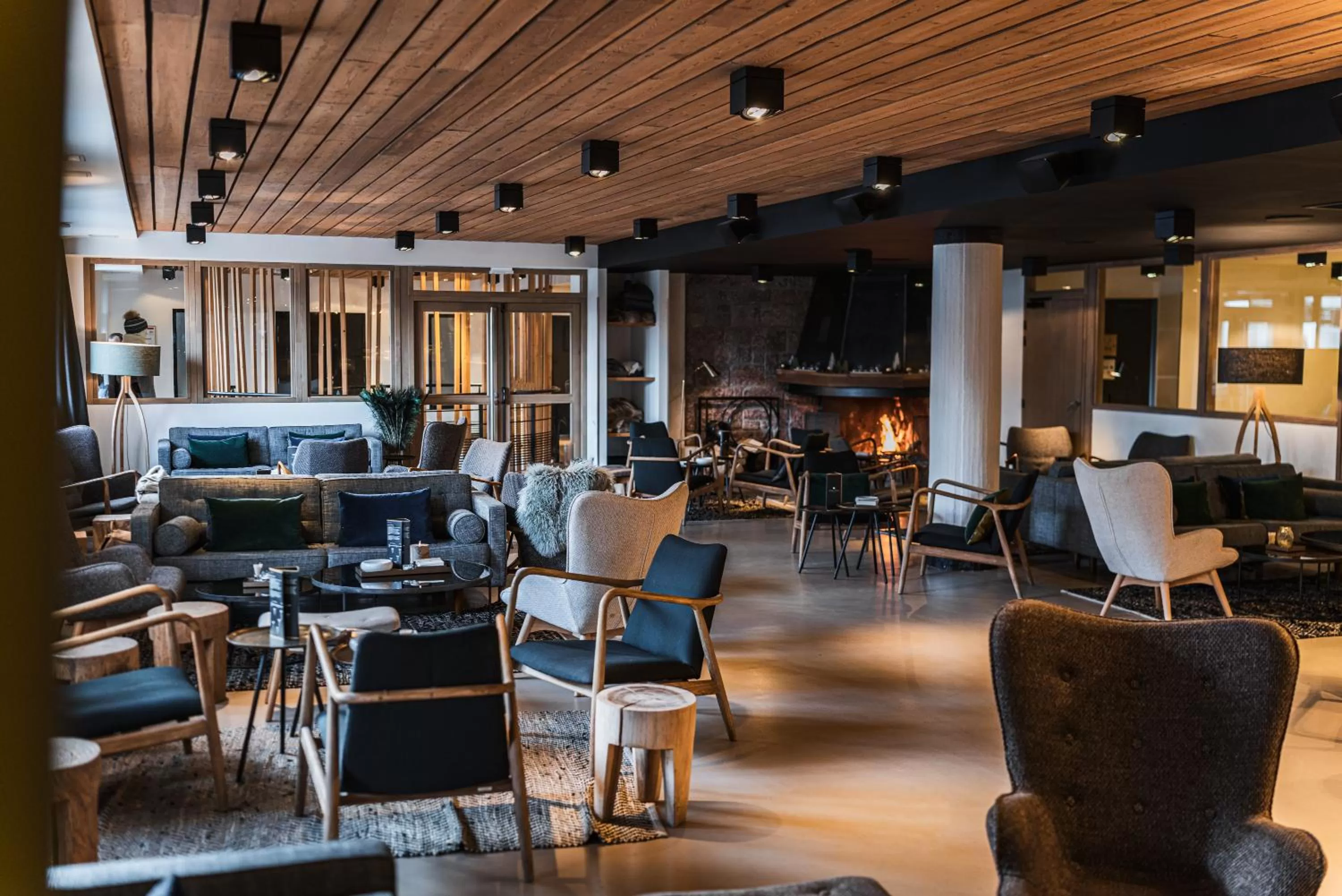 Lounge or bar in Grand Hôtel & Spa NUXE Serre Chevalier