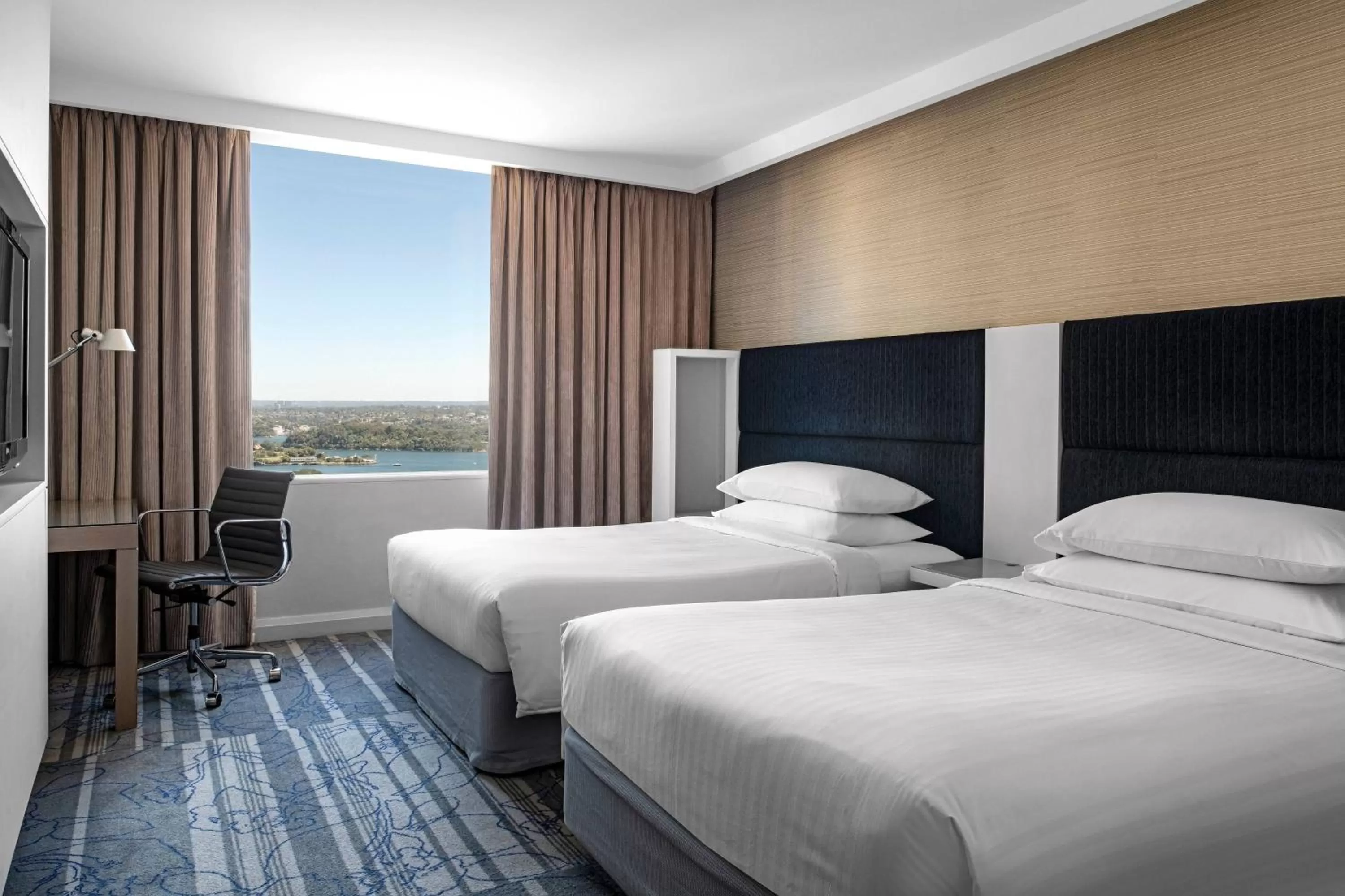 Photo of the whole room, Bed in Sydney Harbour Marriott Hotel at Circular Quay