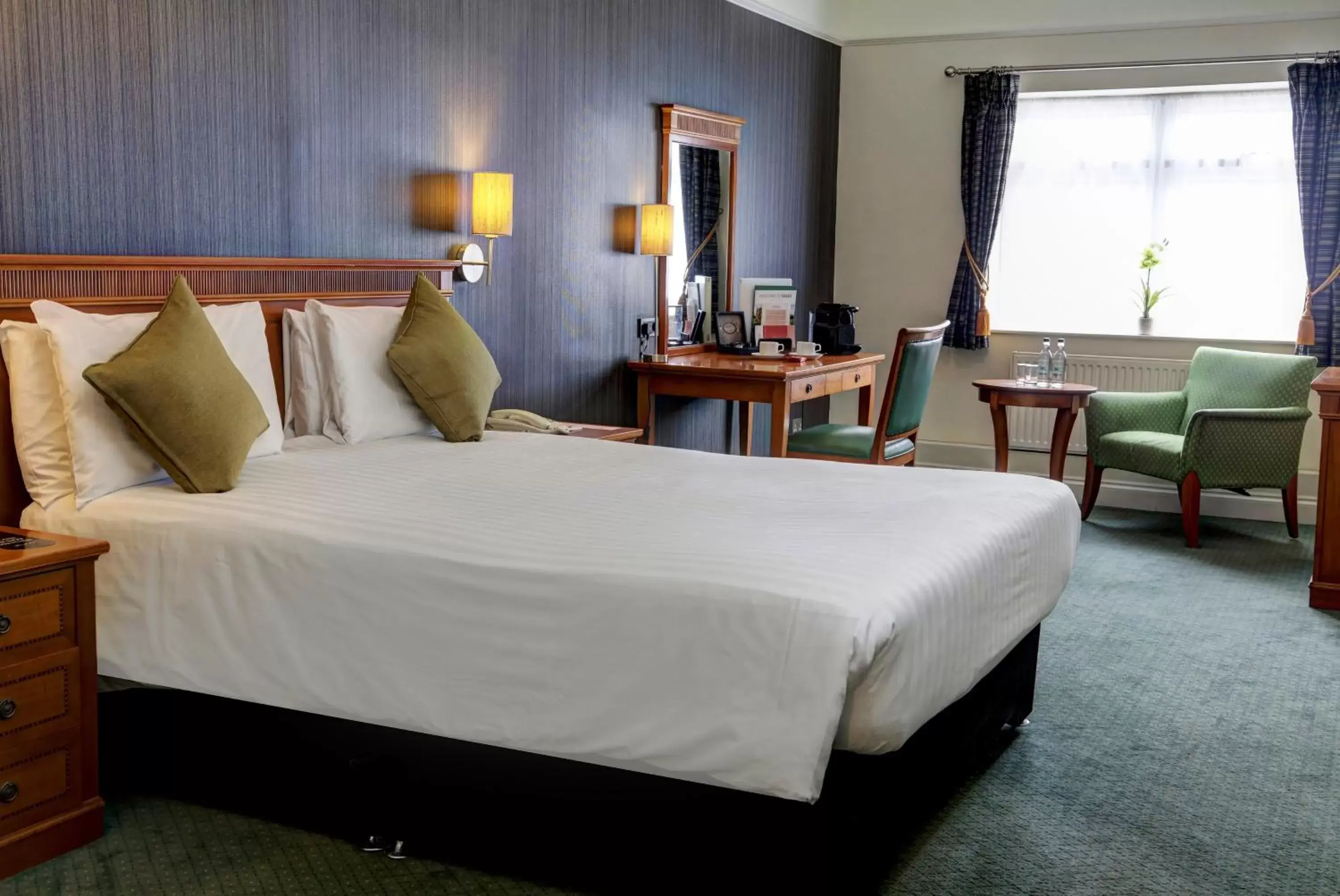 Bedroom, Bed in Best Western Thurrock Hotel