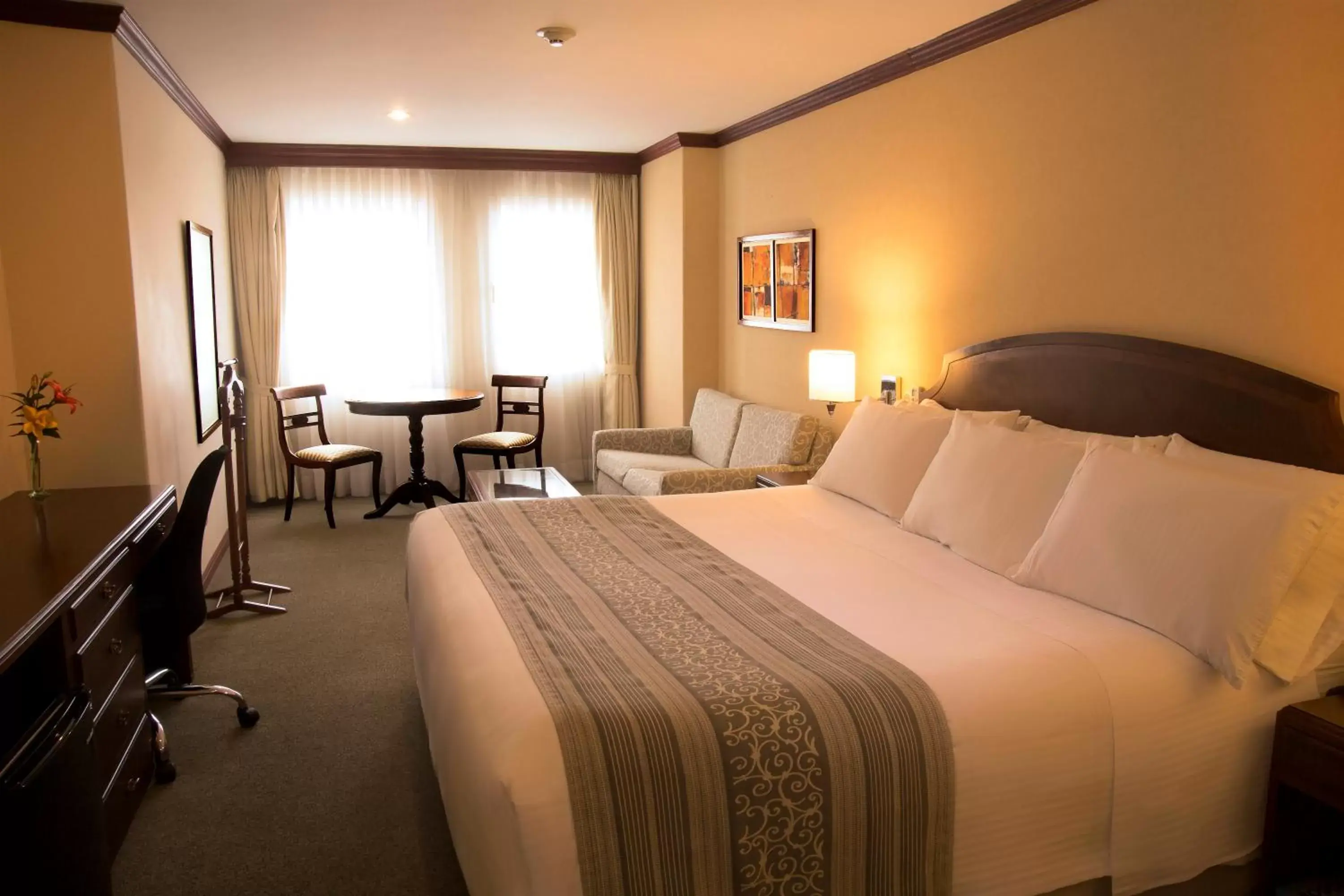 Bedroom, Bed in Hotel Dann Carlton Bogota