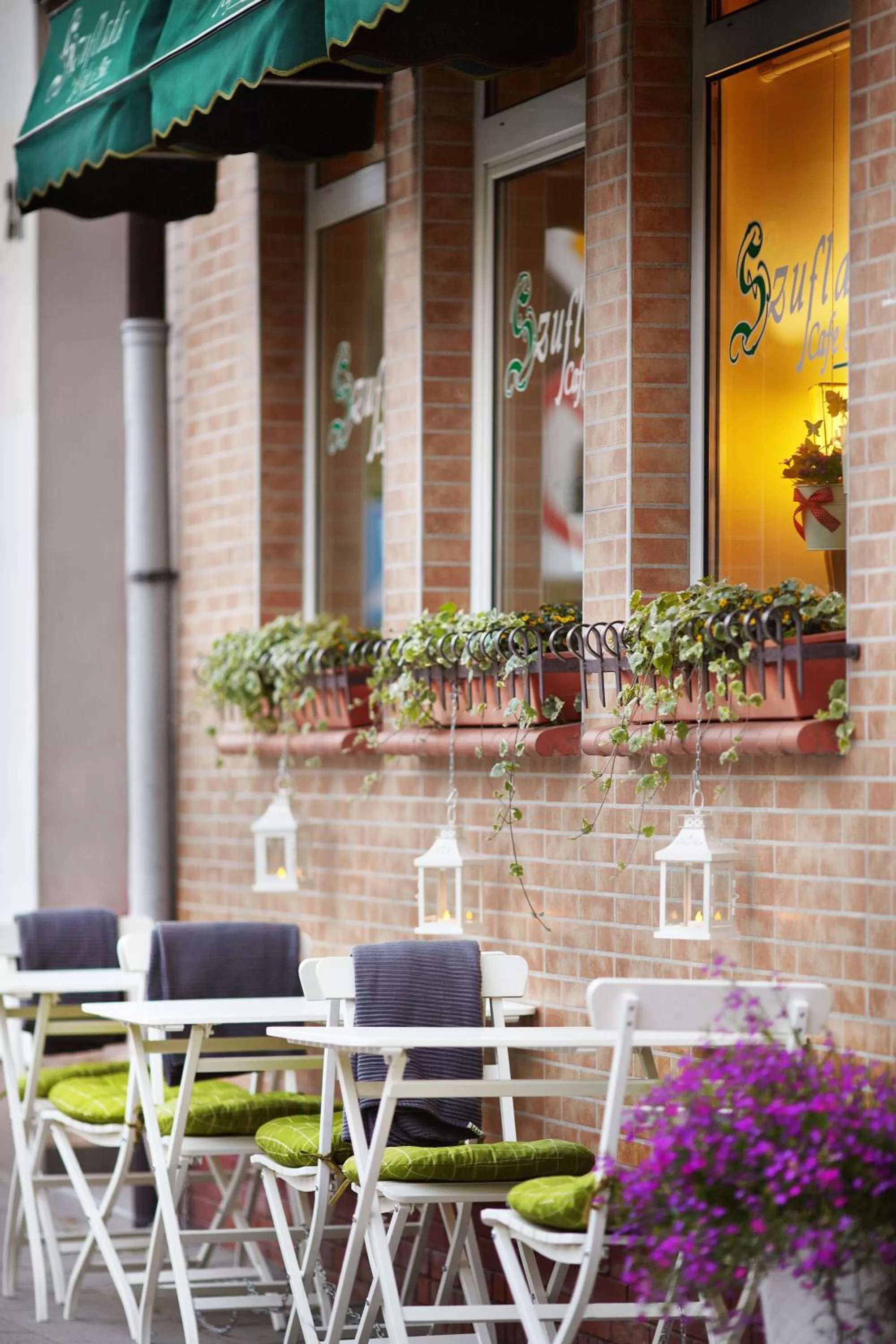 Restaurant/places to eat in Szuflada Rooms