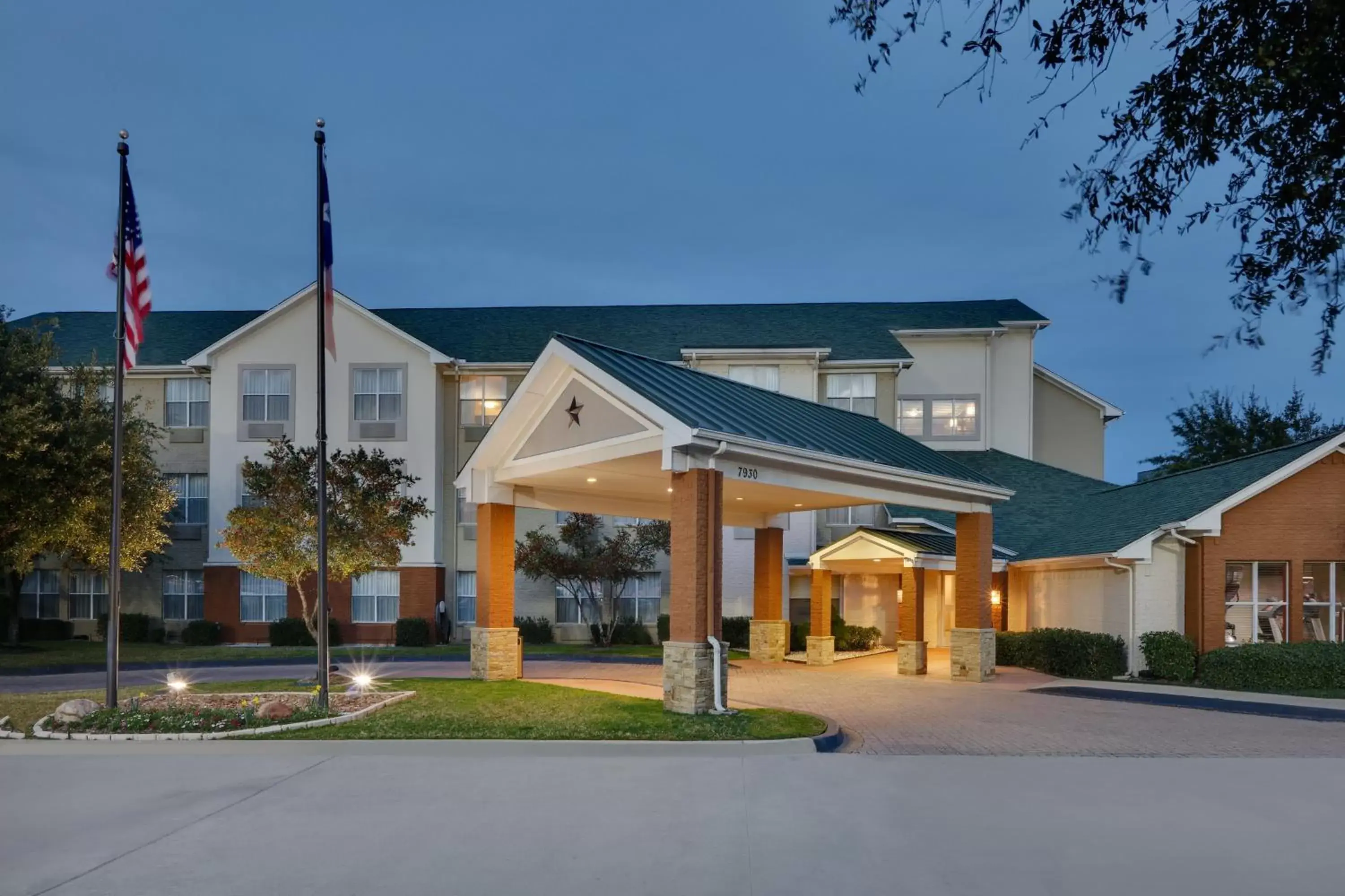 Property Building in Candlewood Suites Dallas Market Center-Love Field, an IHG Hotel