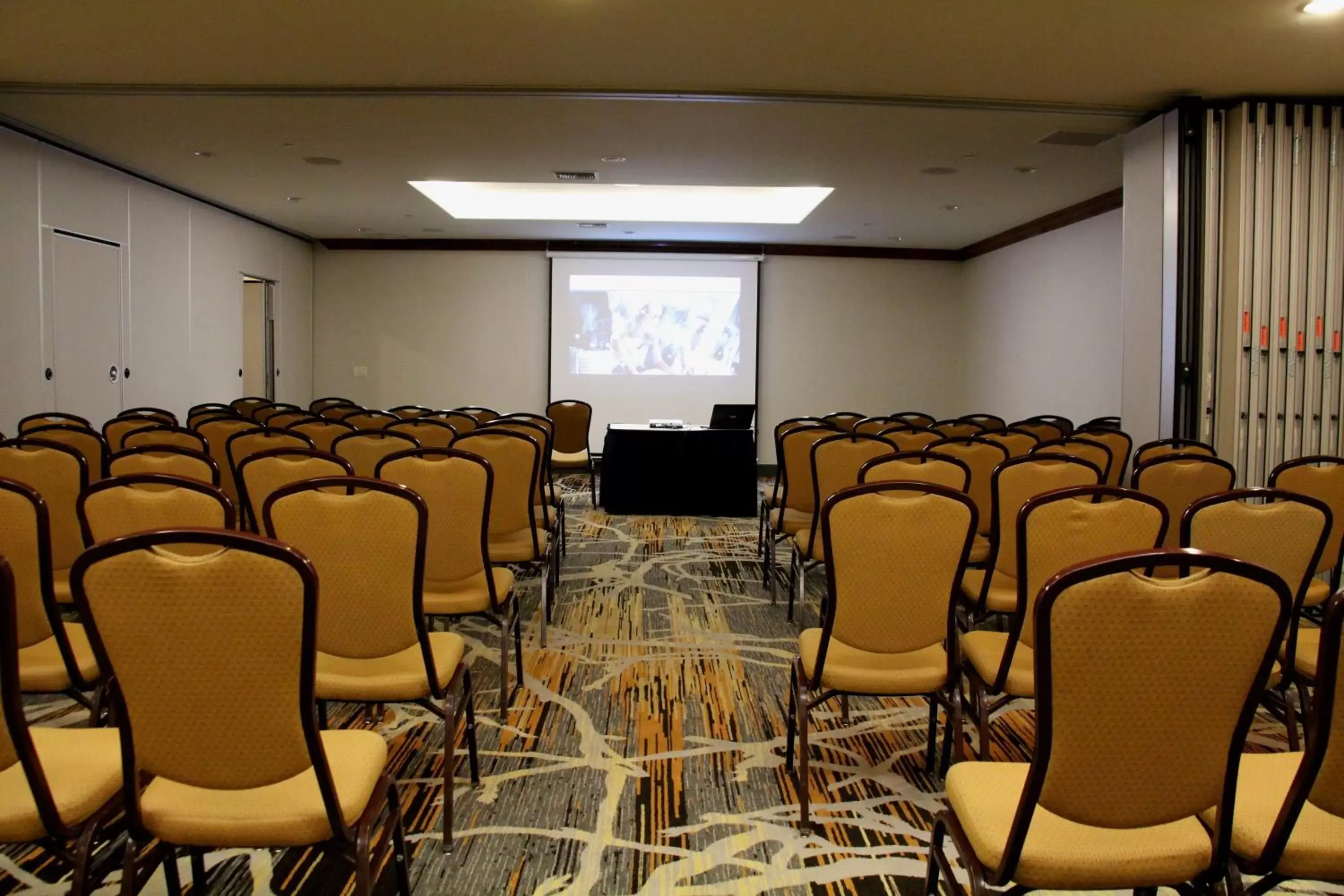 Meeting/conference room in Holiday Inn Denver Lakewood, an IHG Hotel