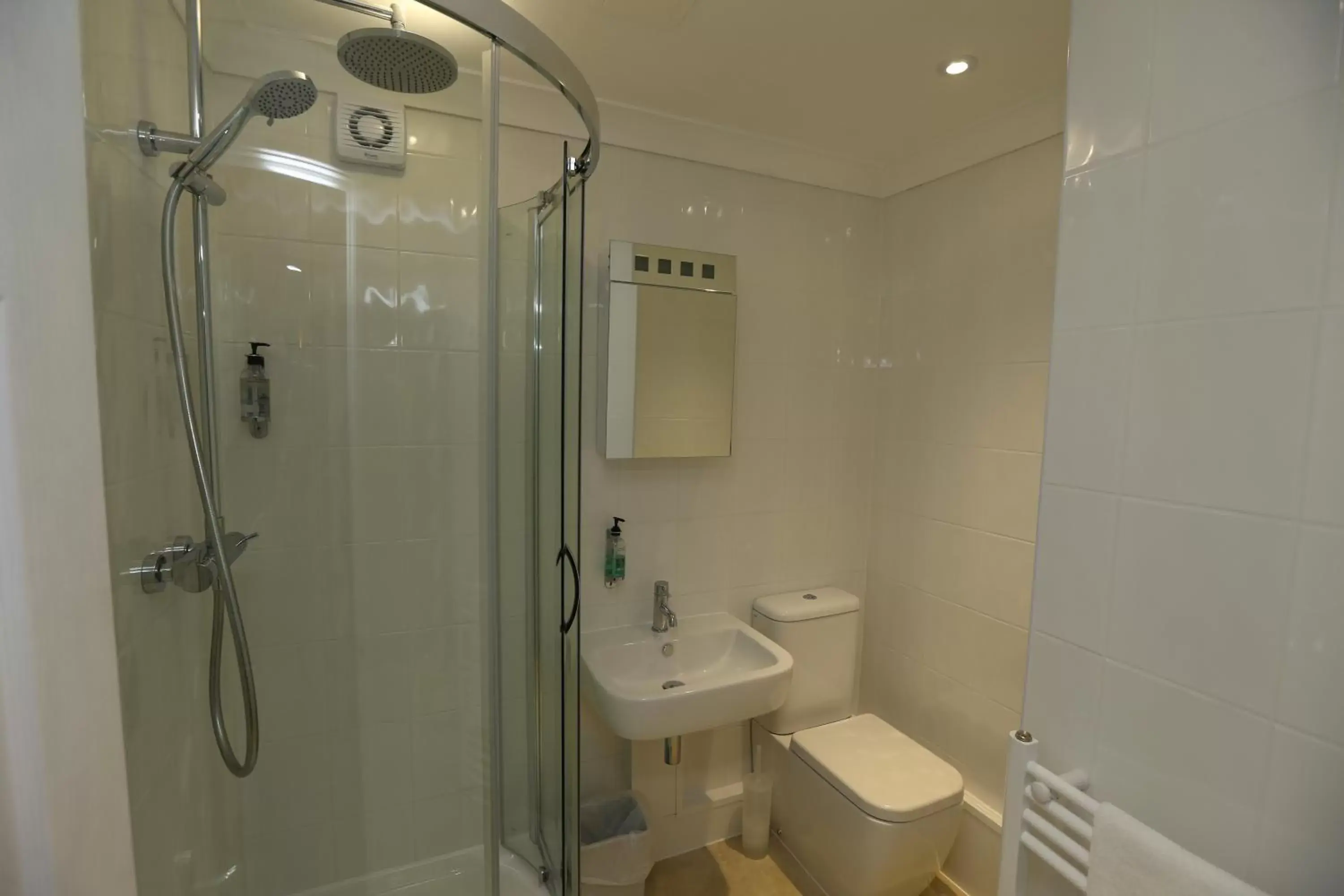 Bathroom in Corner House Hotel Gatwick