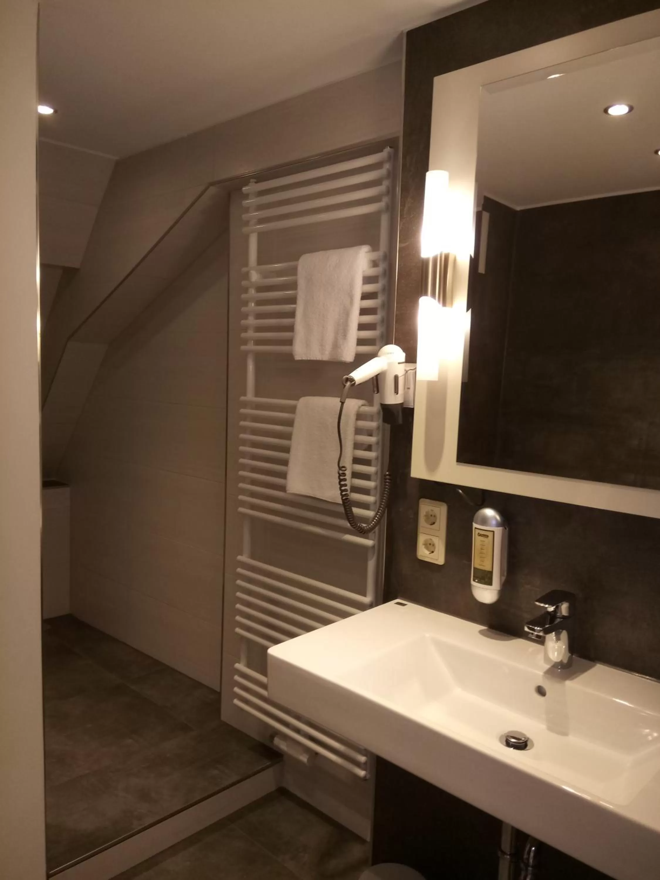 Bathroom in Hotel Am Obermarkt