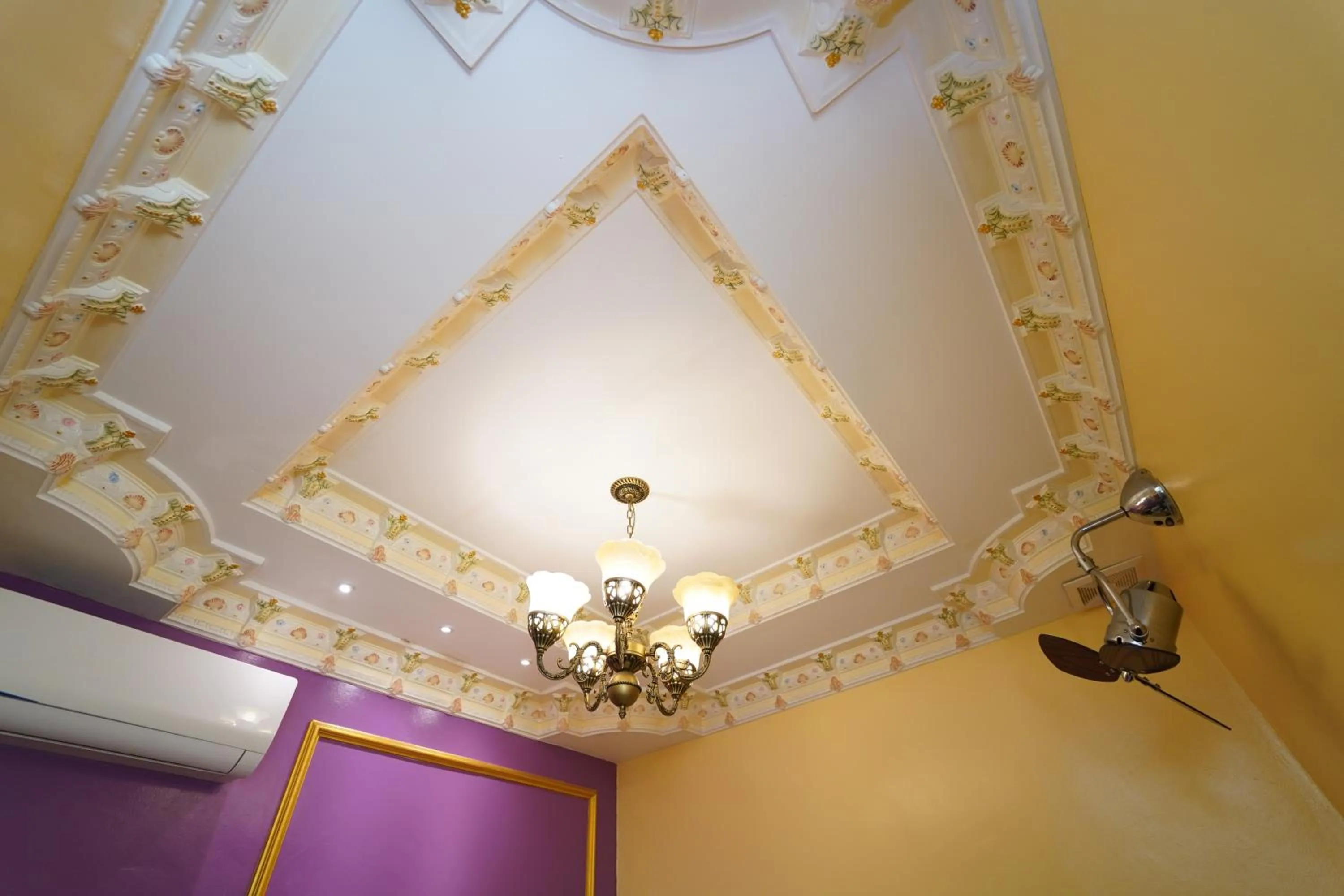 Ghazrin's Classic Hotel JB