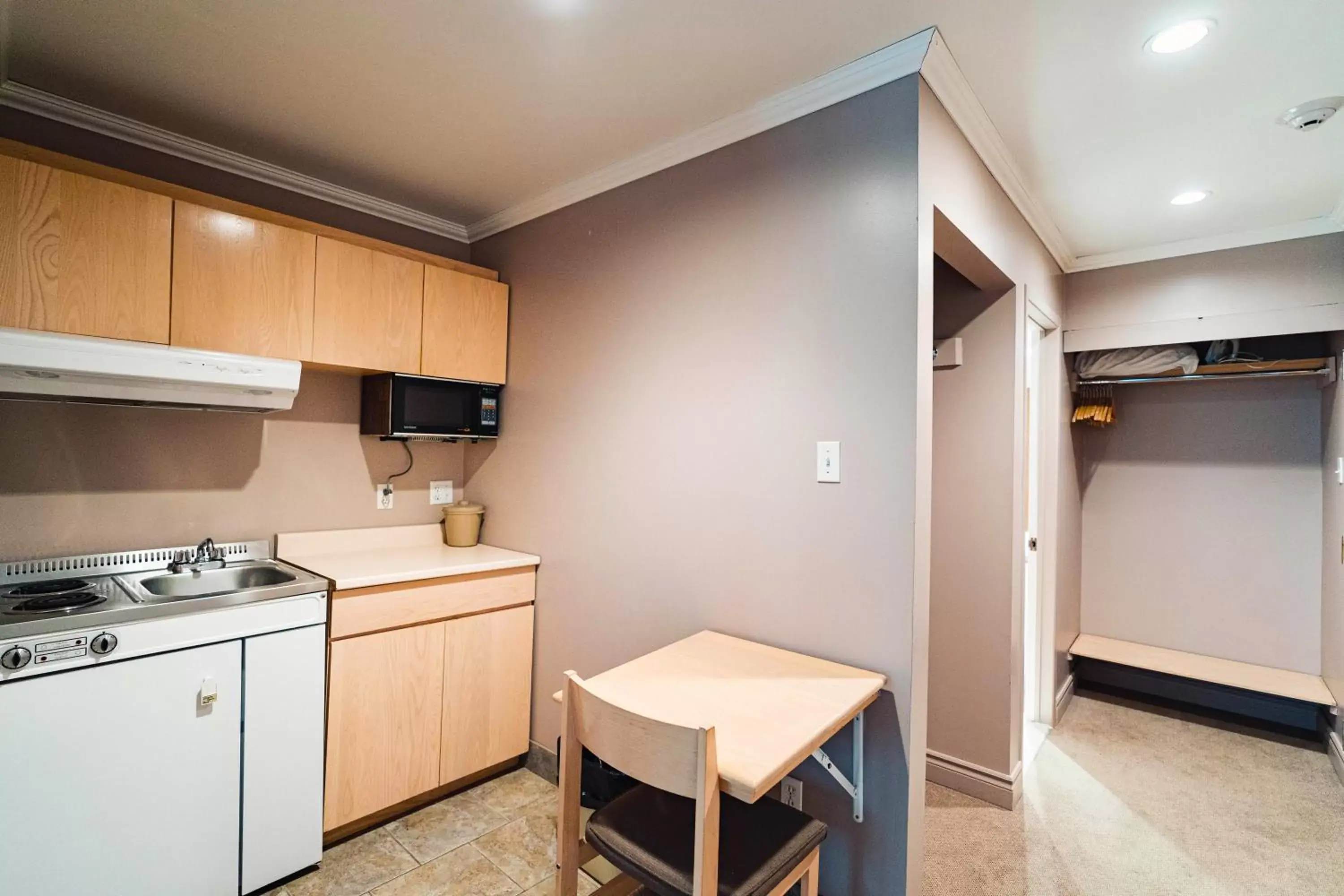 Kitchen/Kitchenette in Auberge Harris