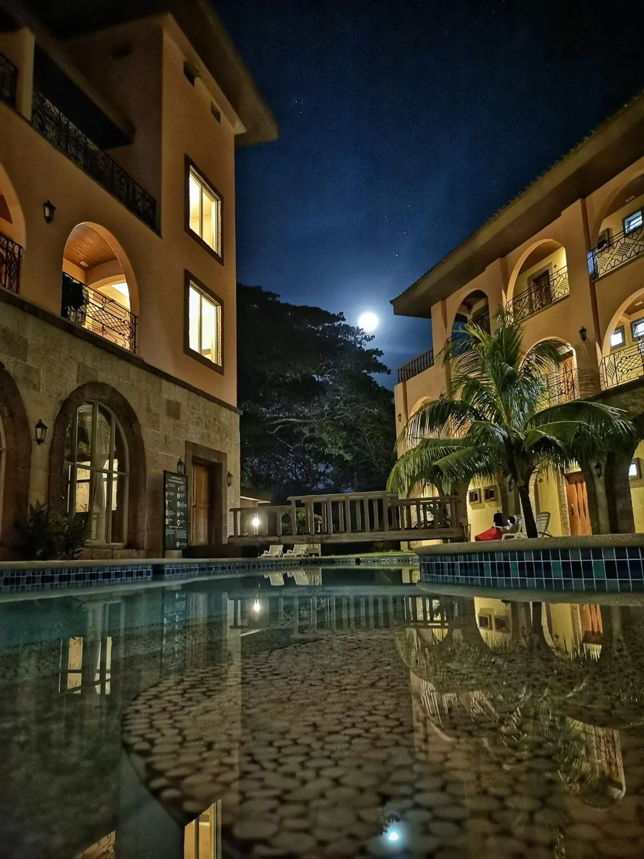 Swimming pool, Property Building in Corto del Mar Hotel