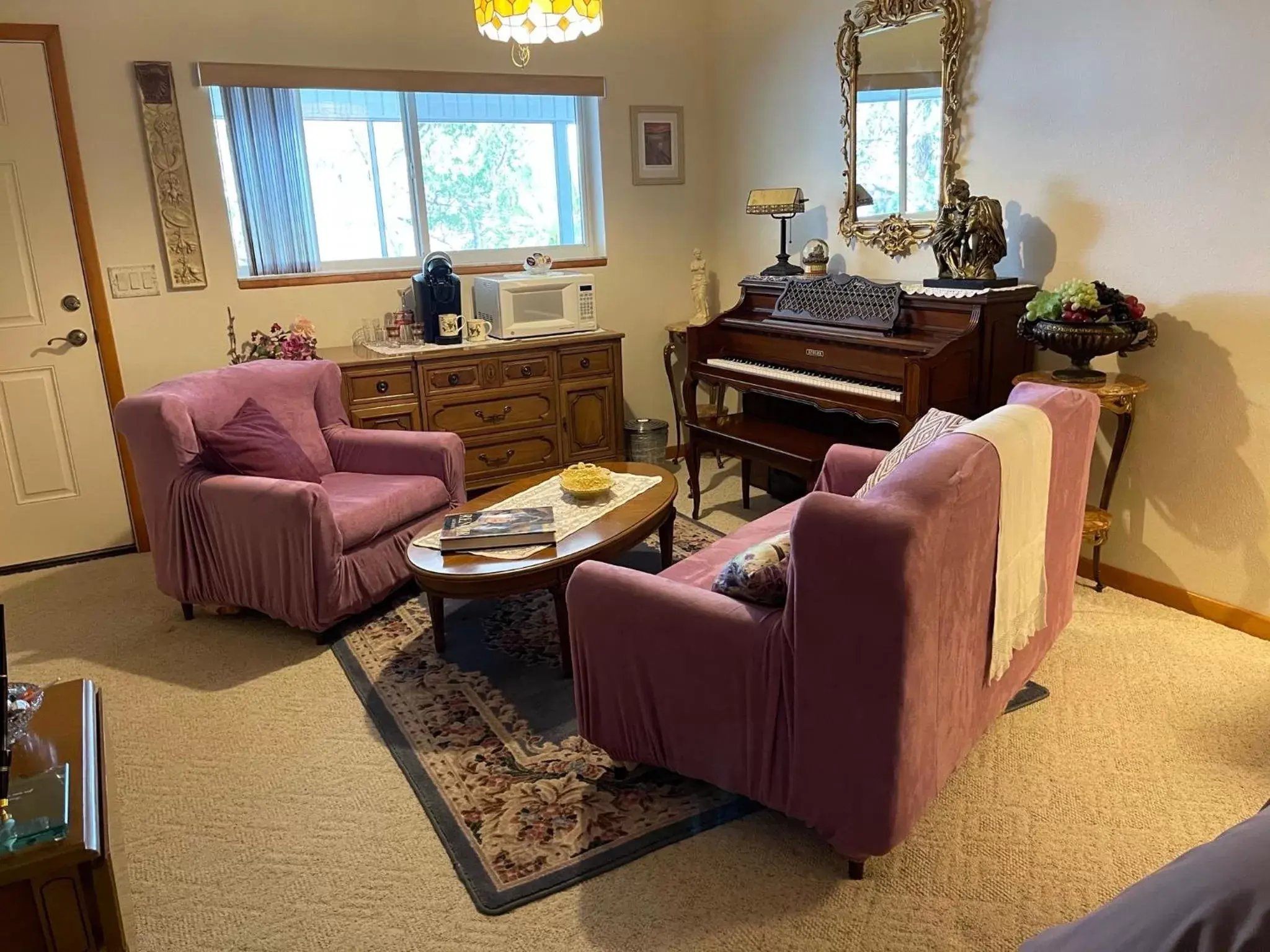 Coffee/tea facilities, Seating Area in Crystal River Lullaby B&B