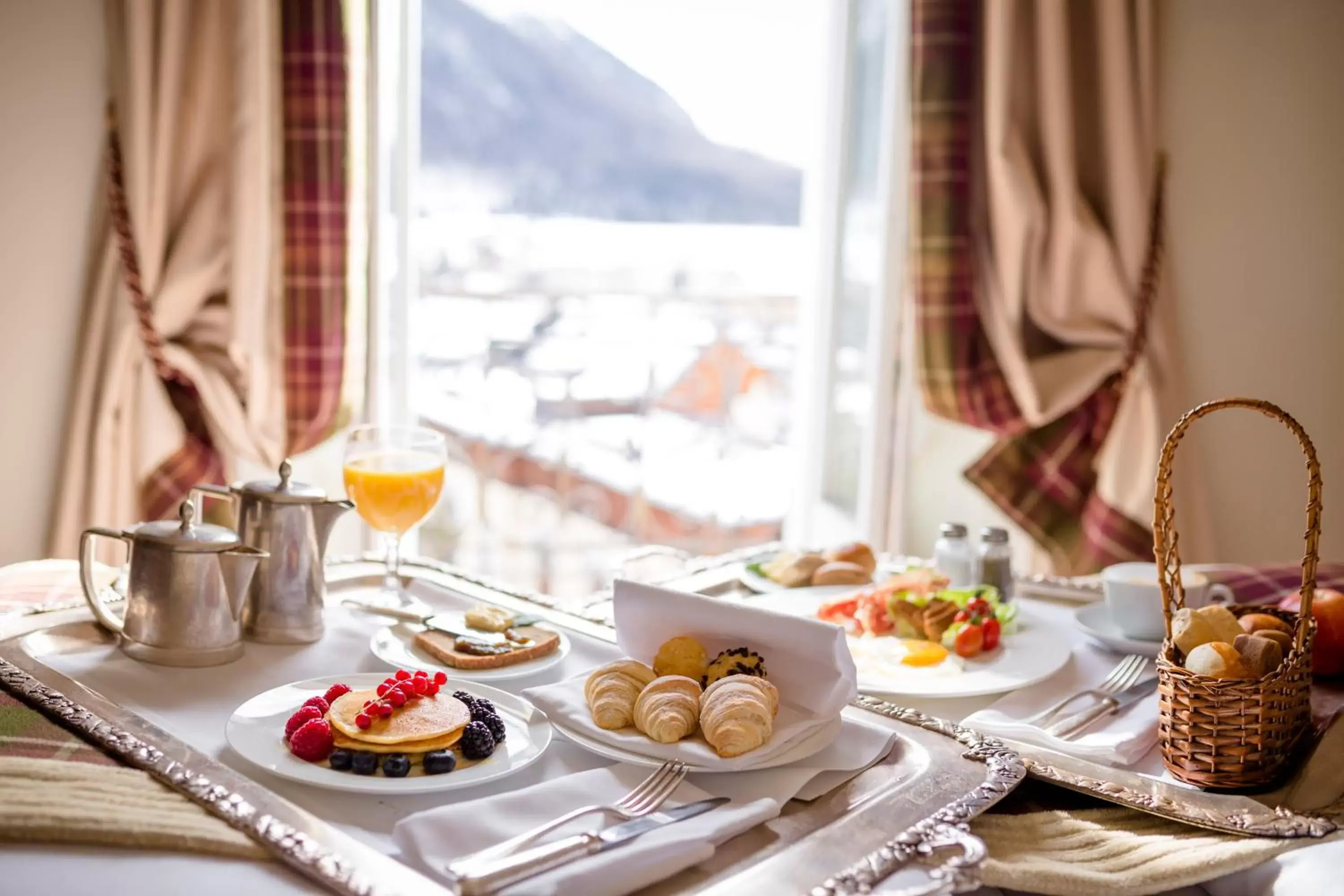 Photo of the whole room in Hotel Bernina 1865