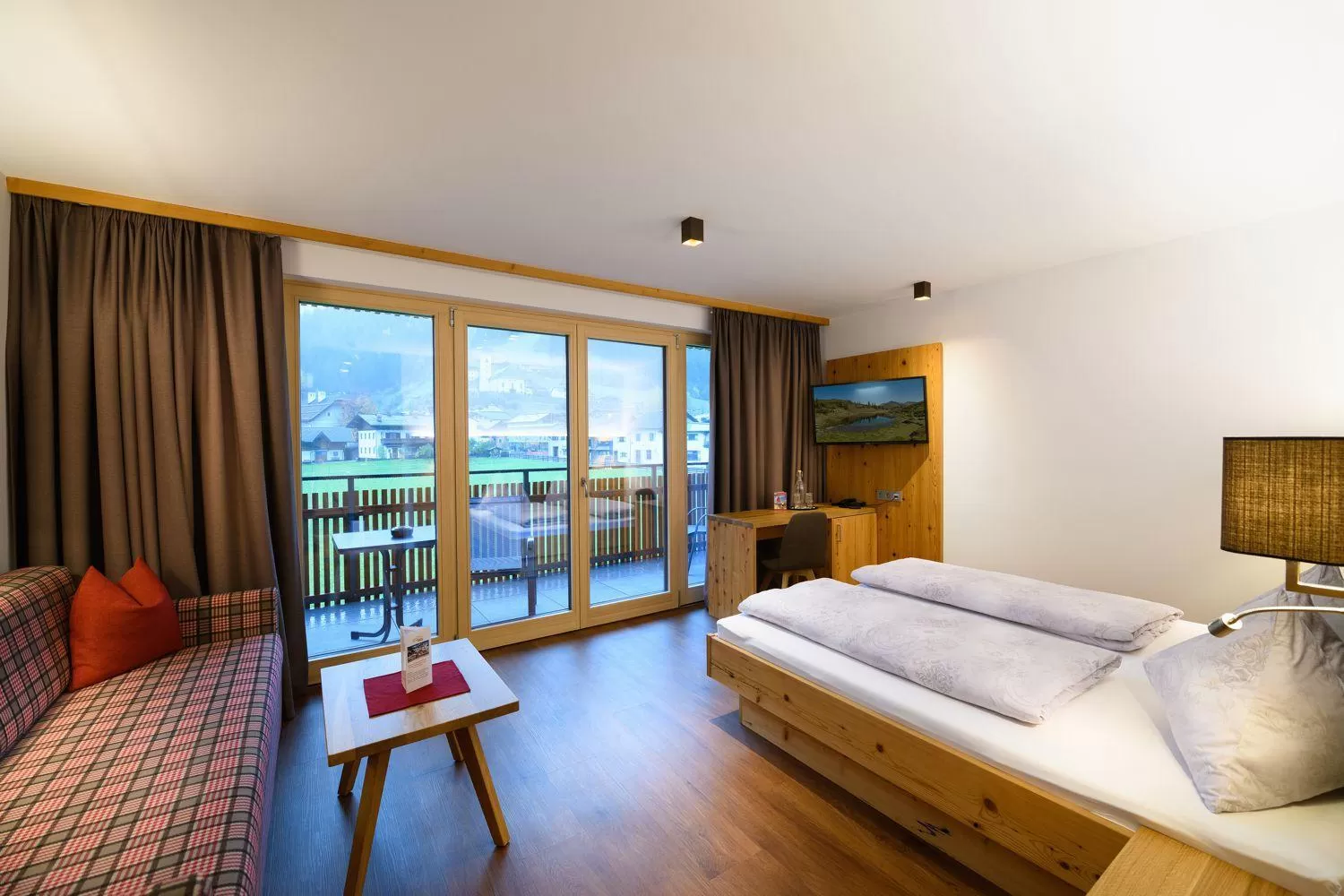 Photo of the whole room, Bed in Appartement-Pension Kendlbacher