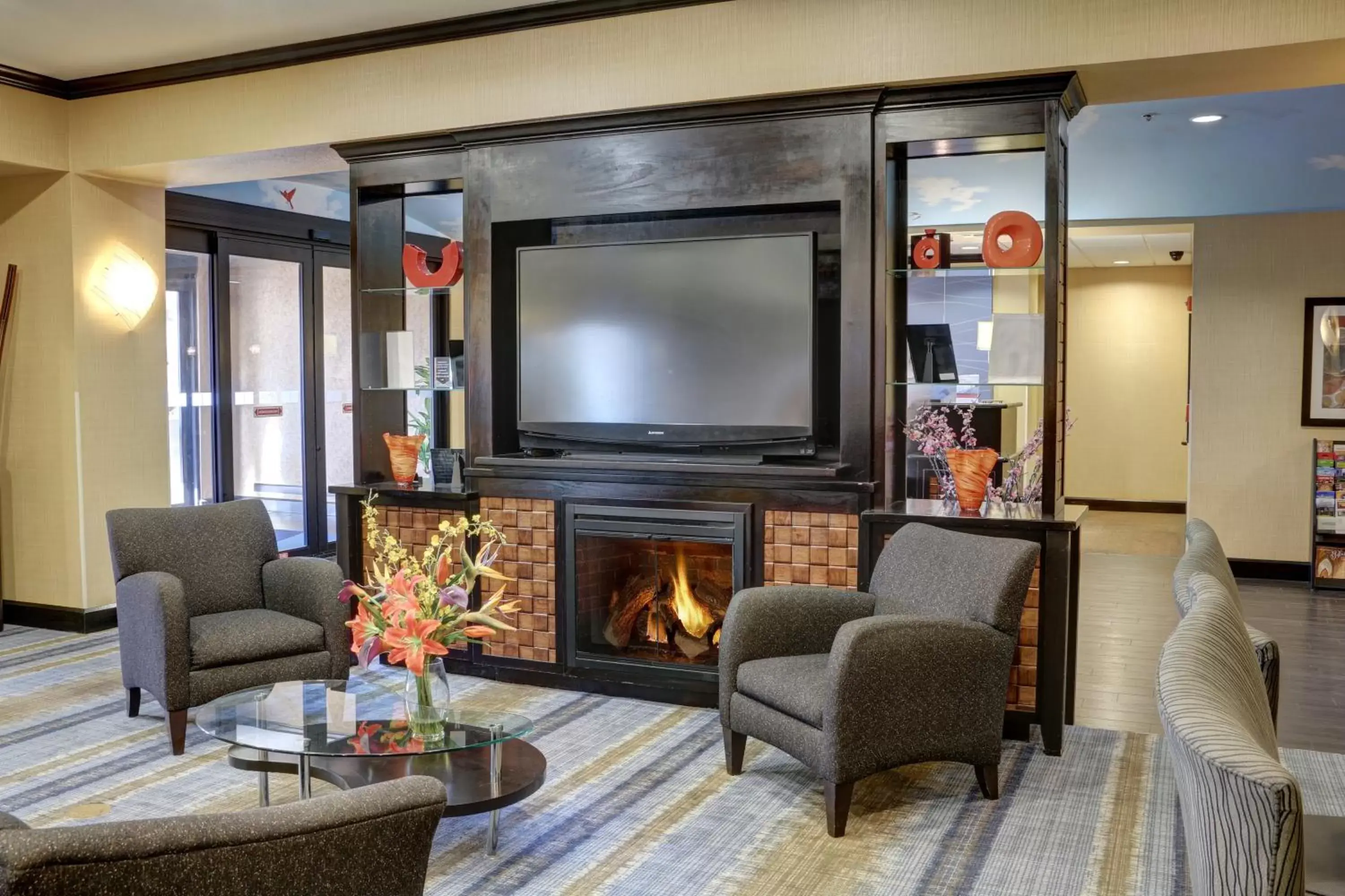 Property building, Seating Area in Holiday Inn Express Hotel & Suites Texarkana East, an IHG Hotel