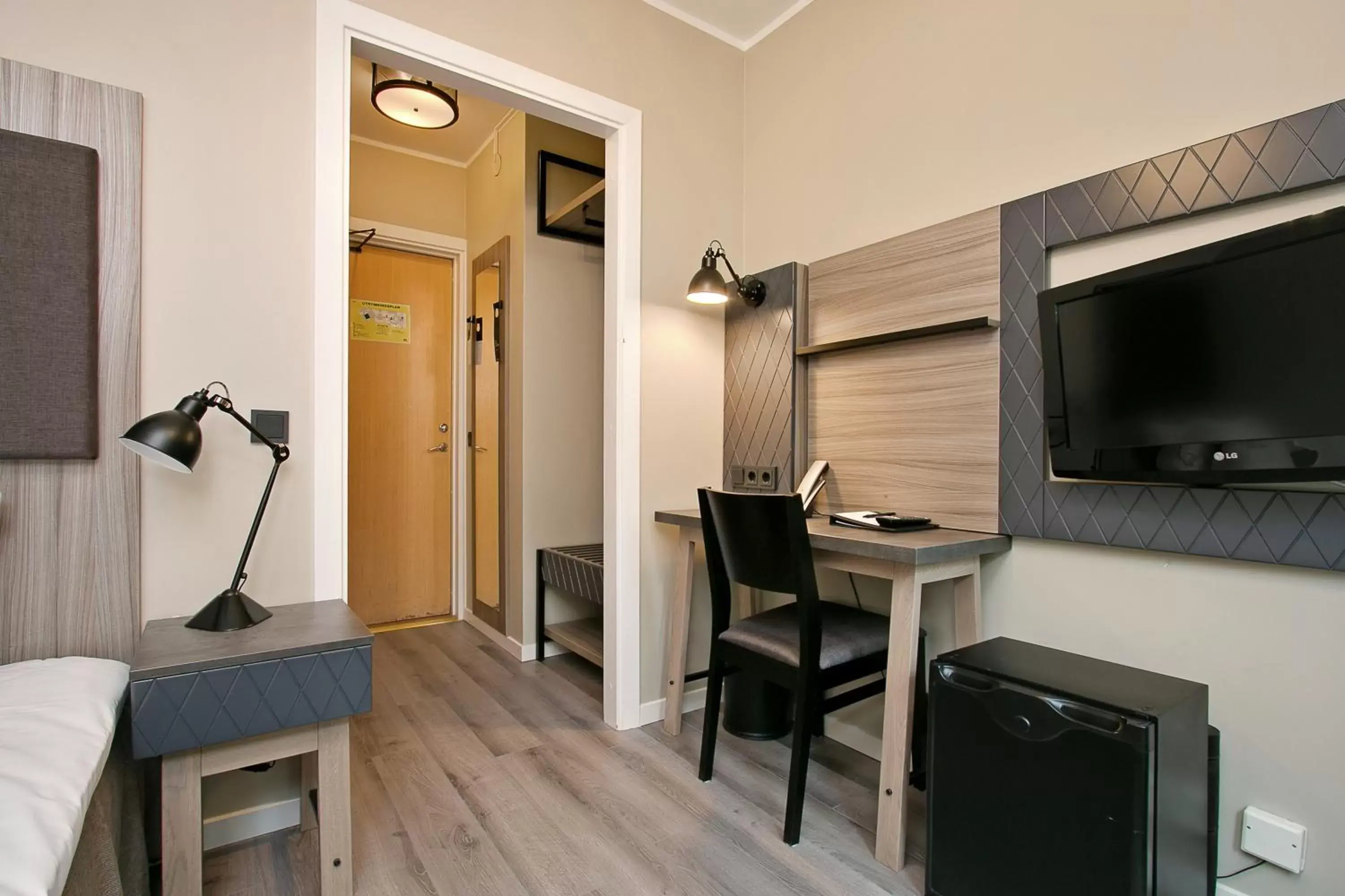 Small Single Room in First Hotel Brommaplan Small Single Room in First Hotel Brommaplan