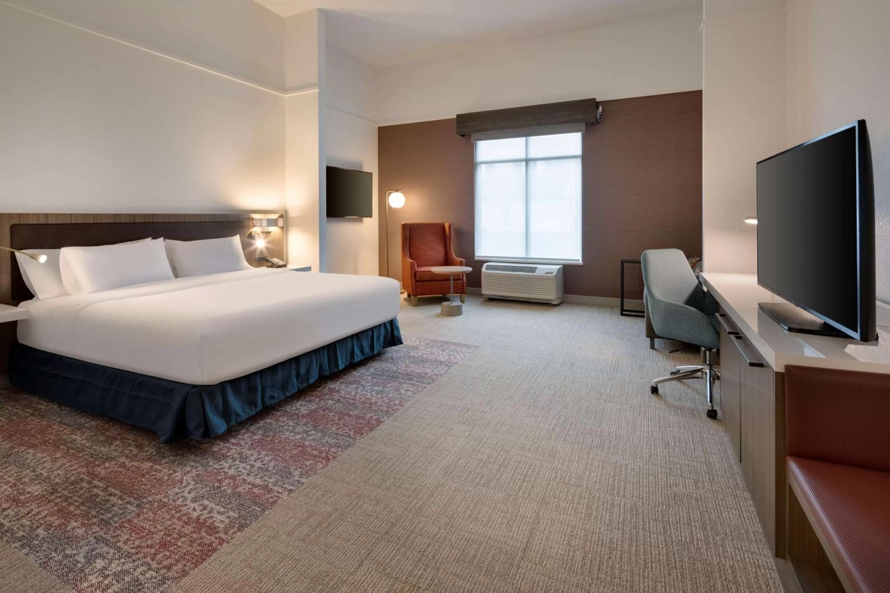 Bedroom, Bed in Hilton Garden Inn Haymarket