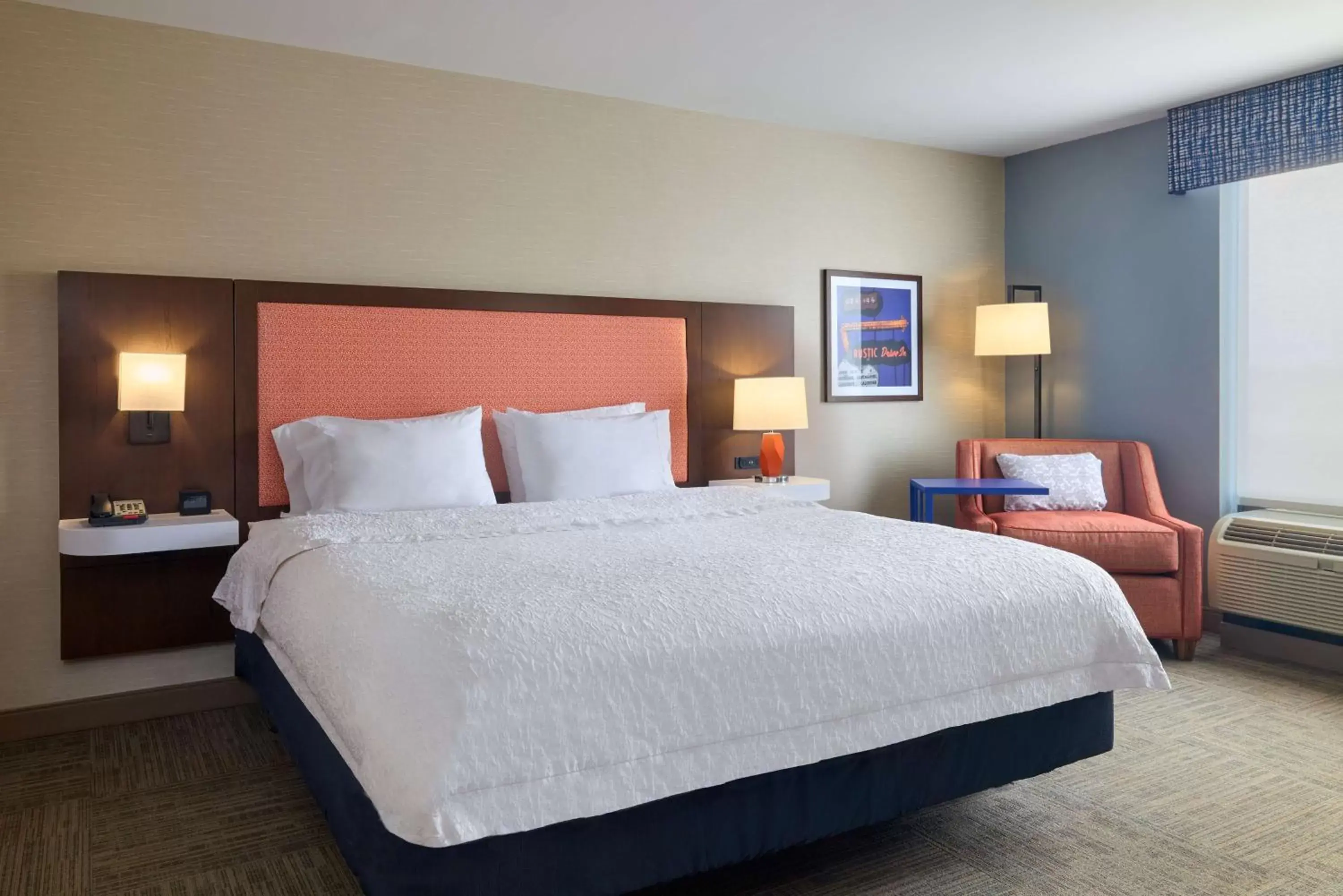 Bed in Hampton Inn & Suites Providence / Smithfield
