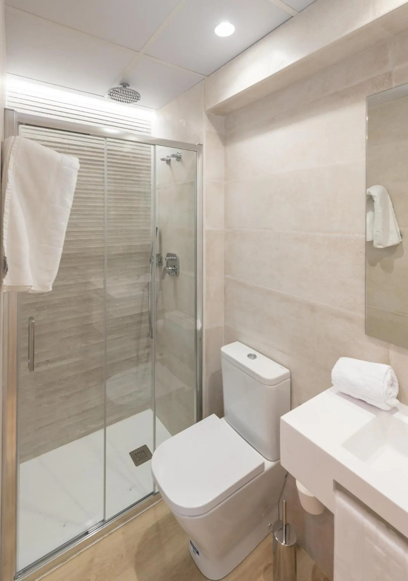 Bathroom in La Lonja