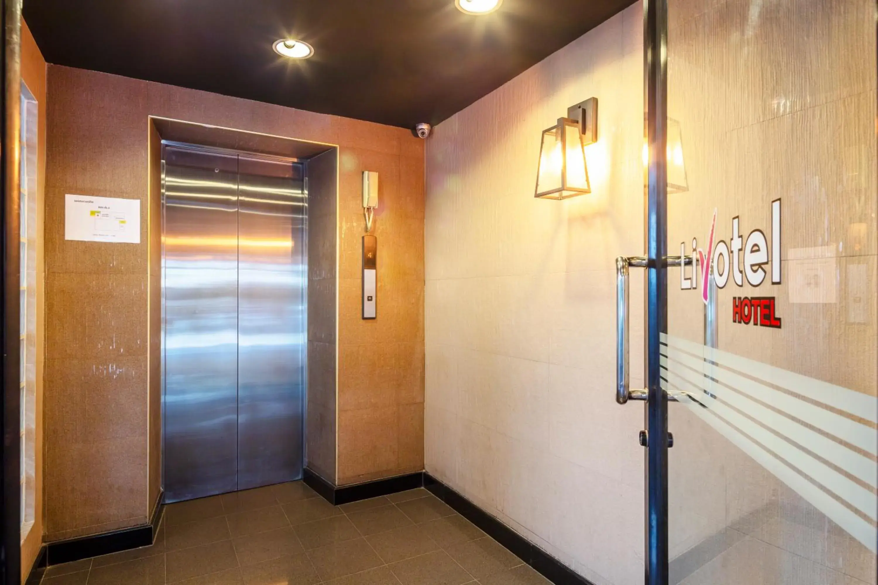 Lobby or reception in Livotel Express Hotel Bang Kruai Nonthaburi - No Parking Lobby or reception in Livotel Express Hotel Bang Kruai Nonthaburi - No Parking