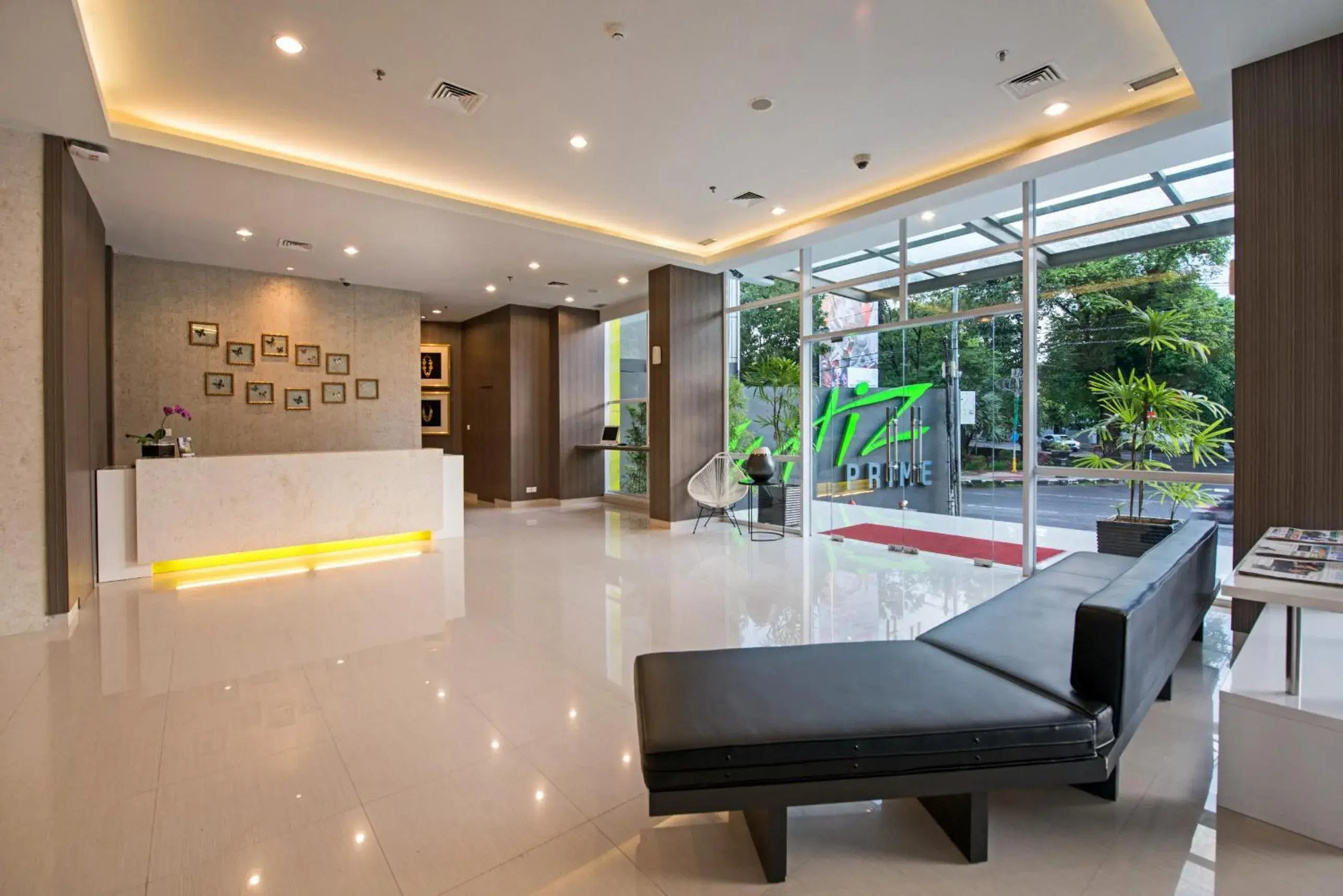 Lobby or reception, Lobby/Reception in Whiz Prime Hotel Hasanuddin Makassar