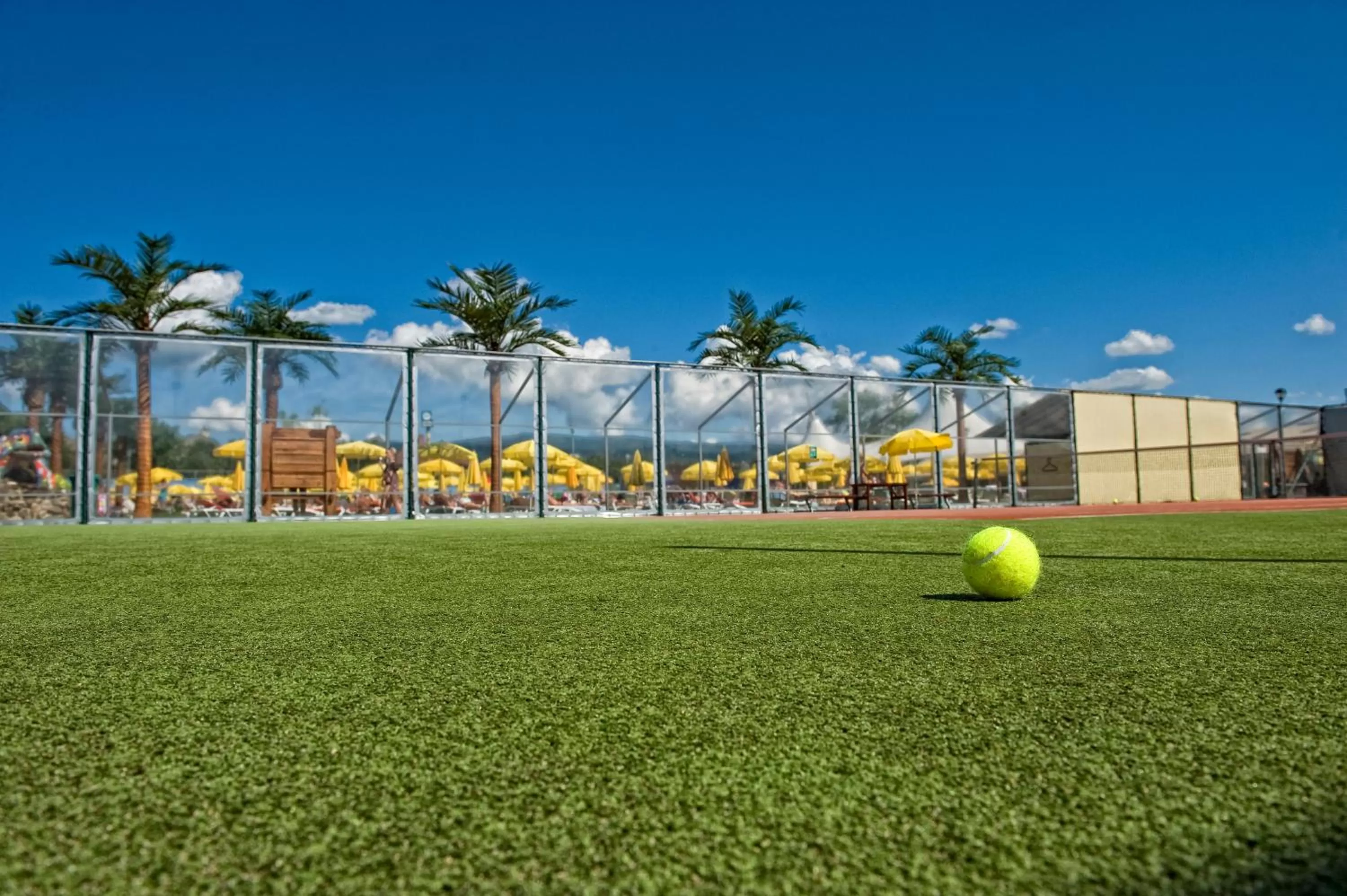 Tennis court in Villa Plaza Boutique Hotel & Spa